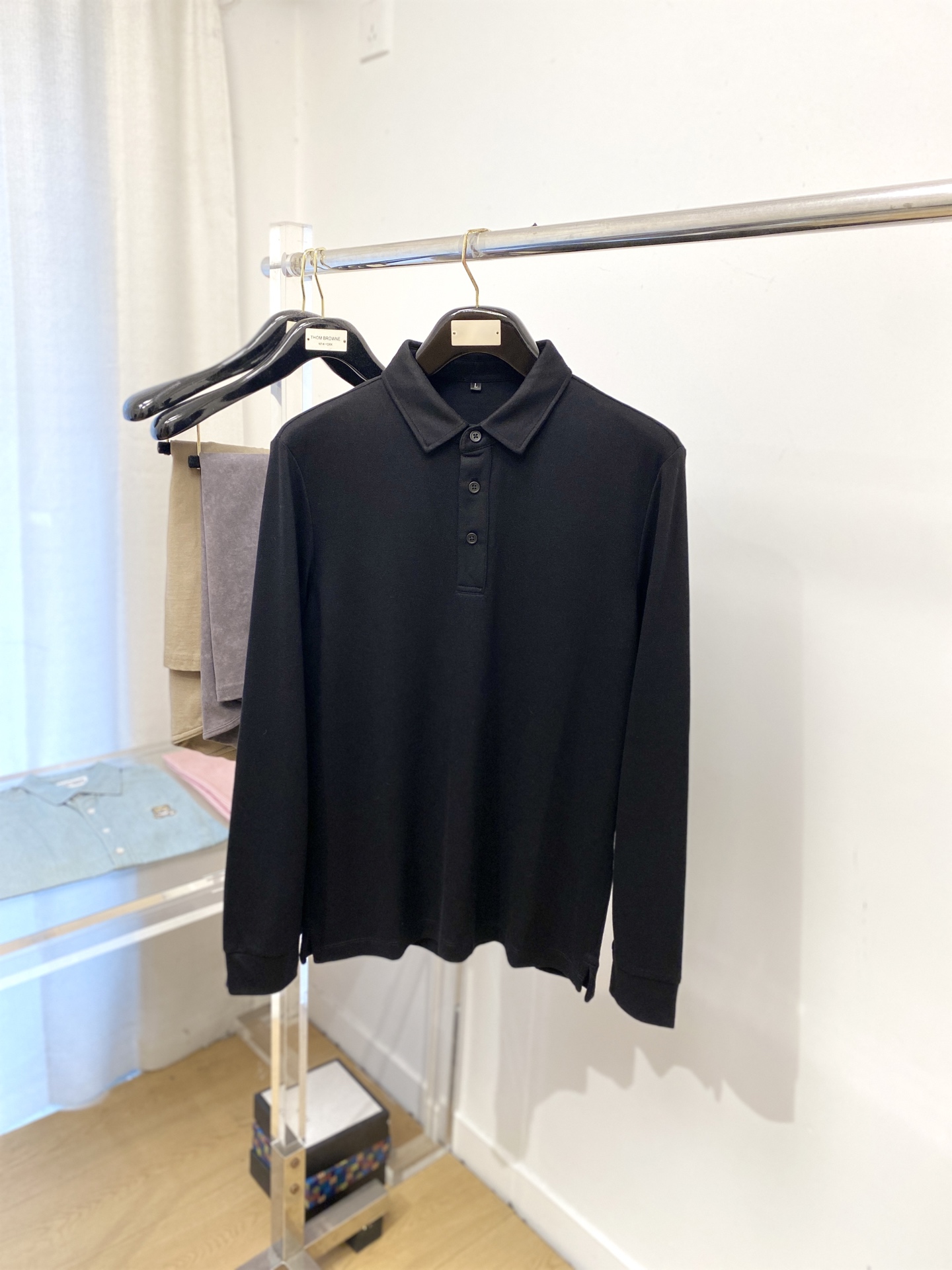 杰尼亚、2025新品长袖卫衣，帅气时尚，简约百搭款。面料棉 不仅挺括，保持潮流的廓形，又穿着舒适，纱织更