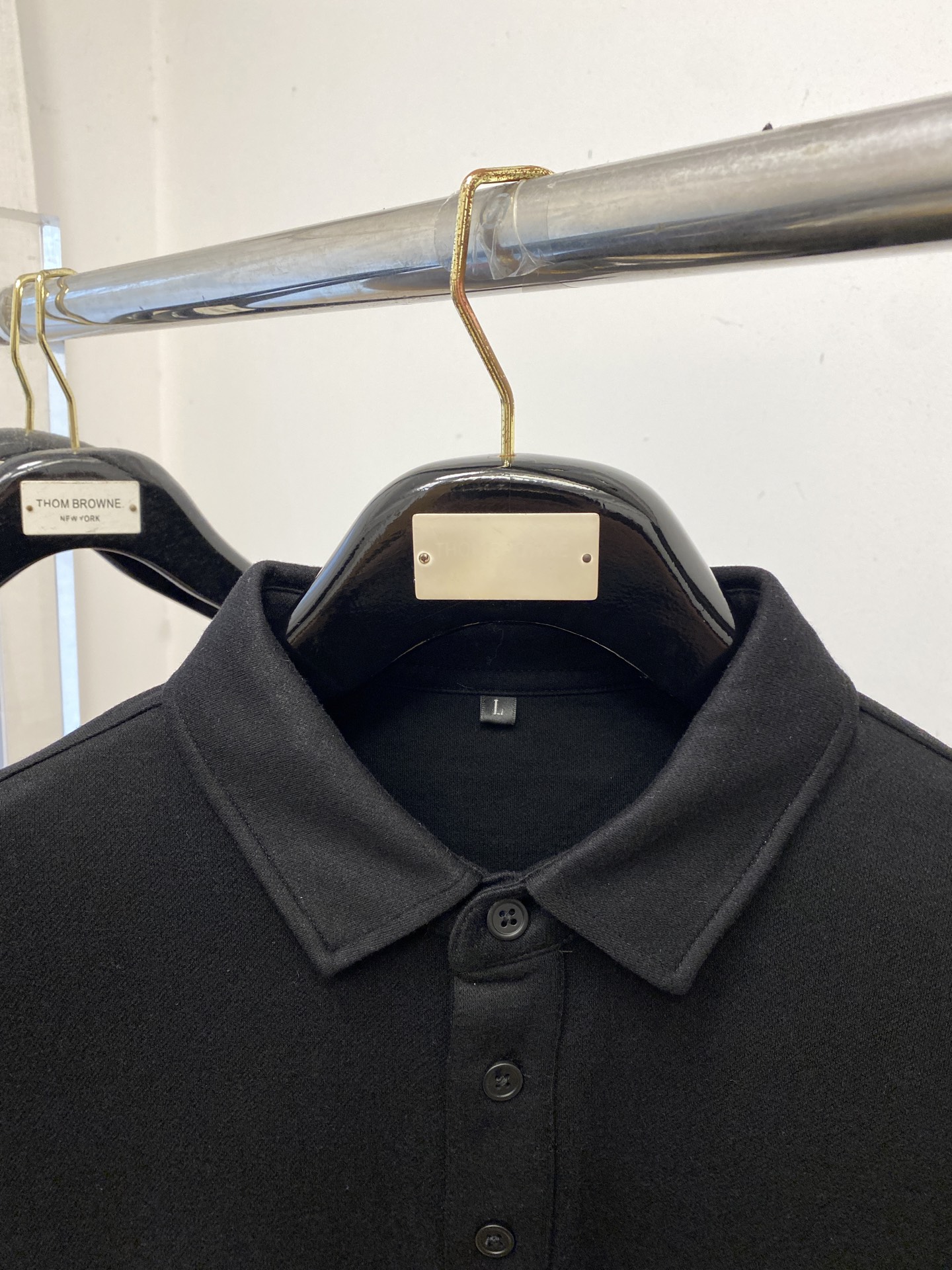 杰尼亚、2025新品长袖卫衣，帅气时尚，简约百搭款。面料棉 不仅挺括，保持潮流的廓形，又穿着舒适，纱织更