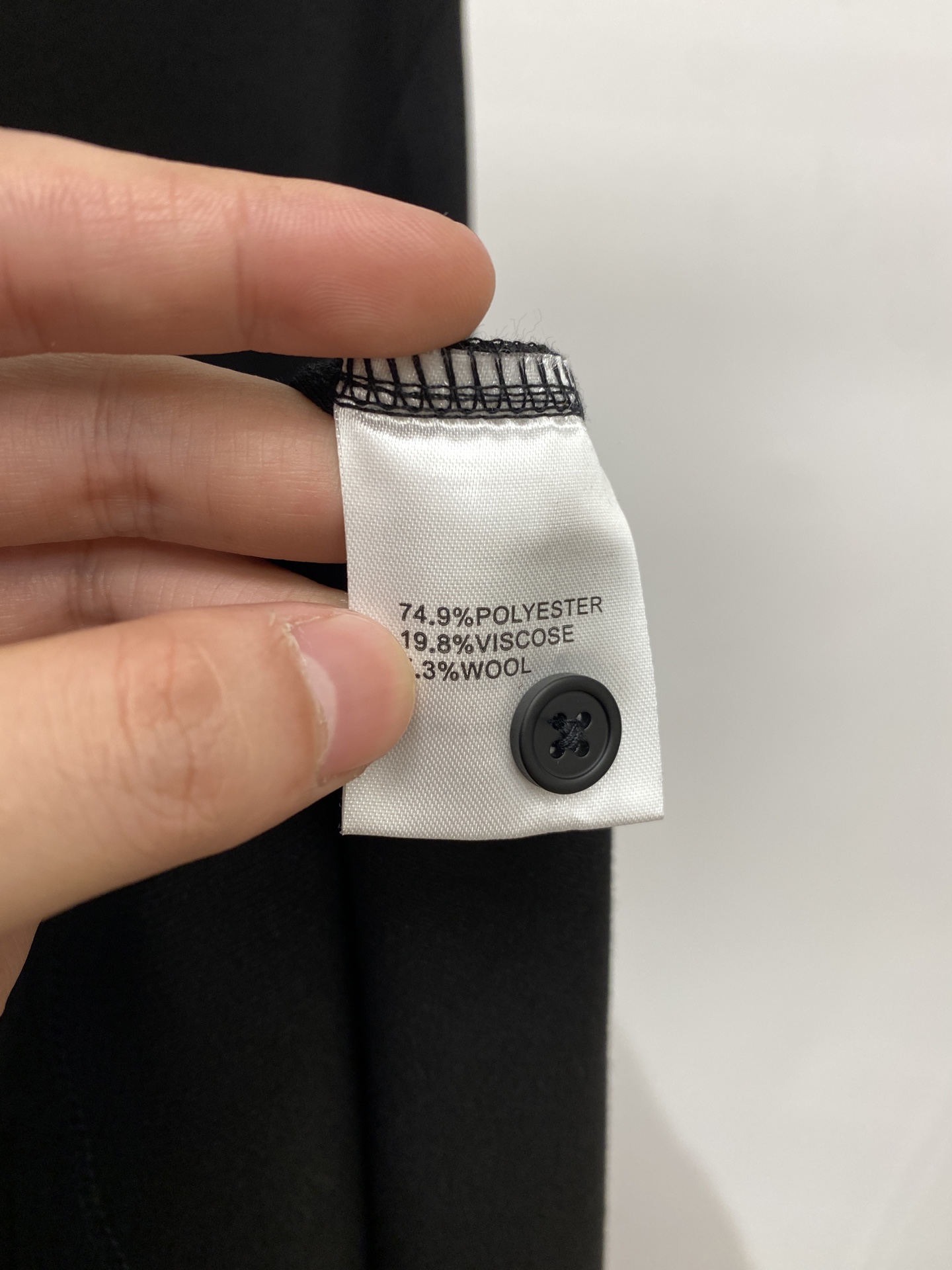 杰尼亚、2025新品长袖卫衣，帅气时尚，简约百搭款。面料棉 不仅挺括，保持潮流的廓形，又穿着舒适，纱织更