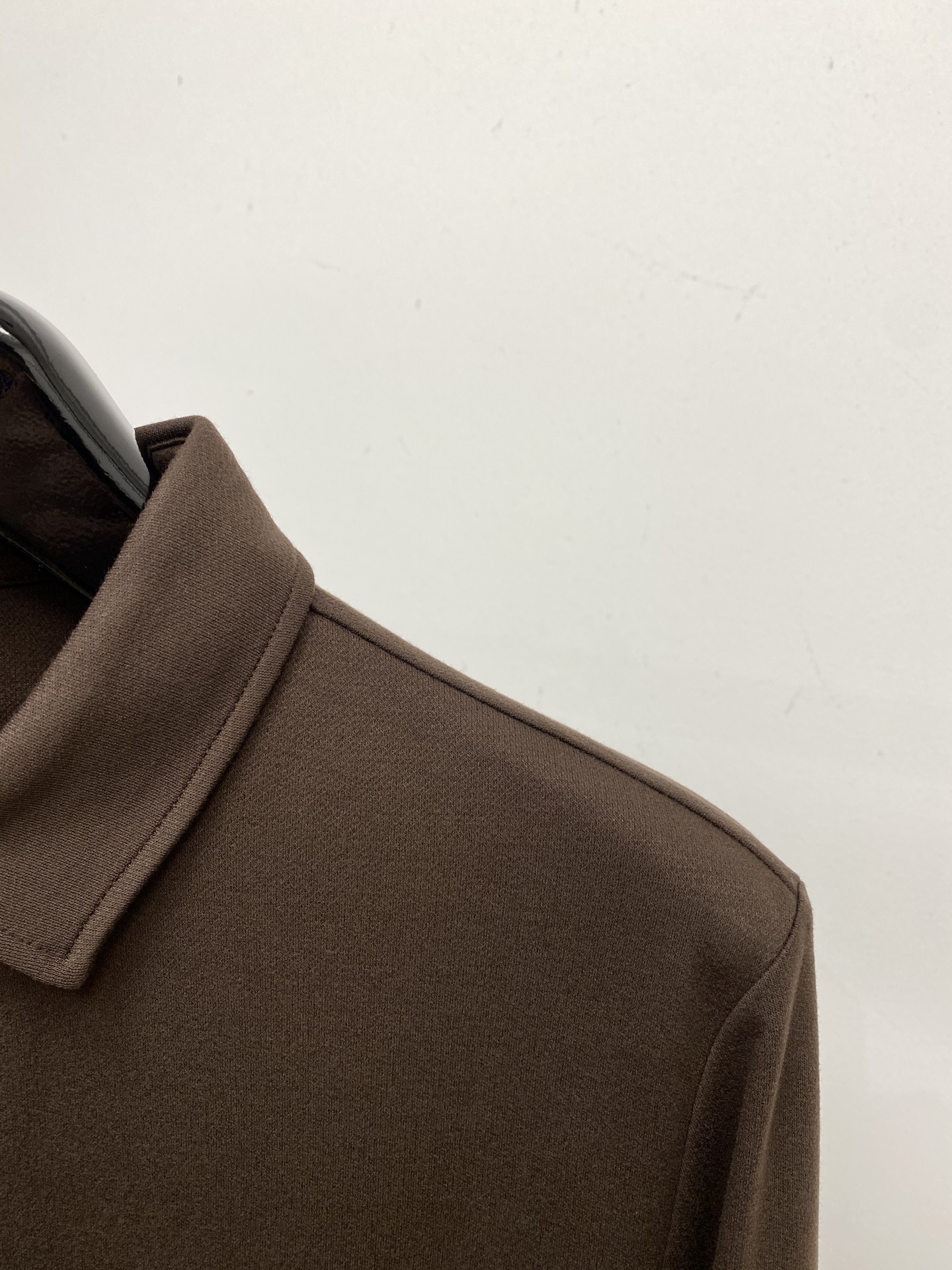 杰尼亚、2025新品长袖卫衣，帅气时尚，简约百搭款。面料棉 不仅挺括，保持潮流的廓形，又穿着舒适，纱织更