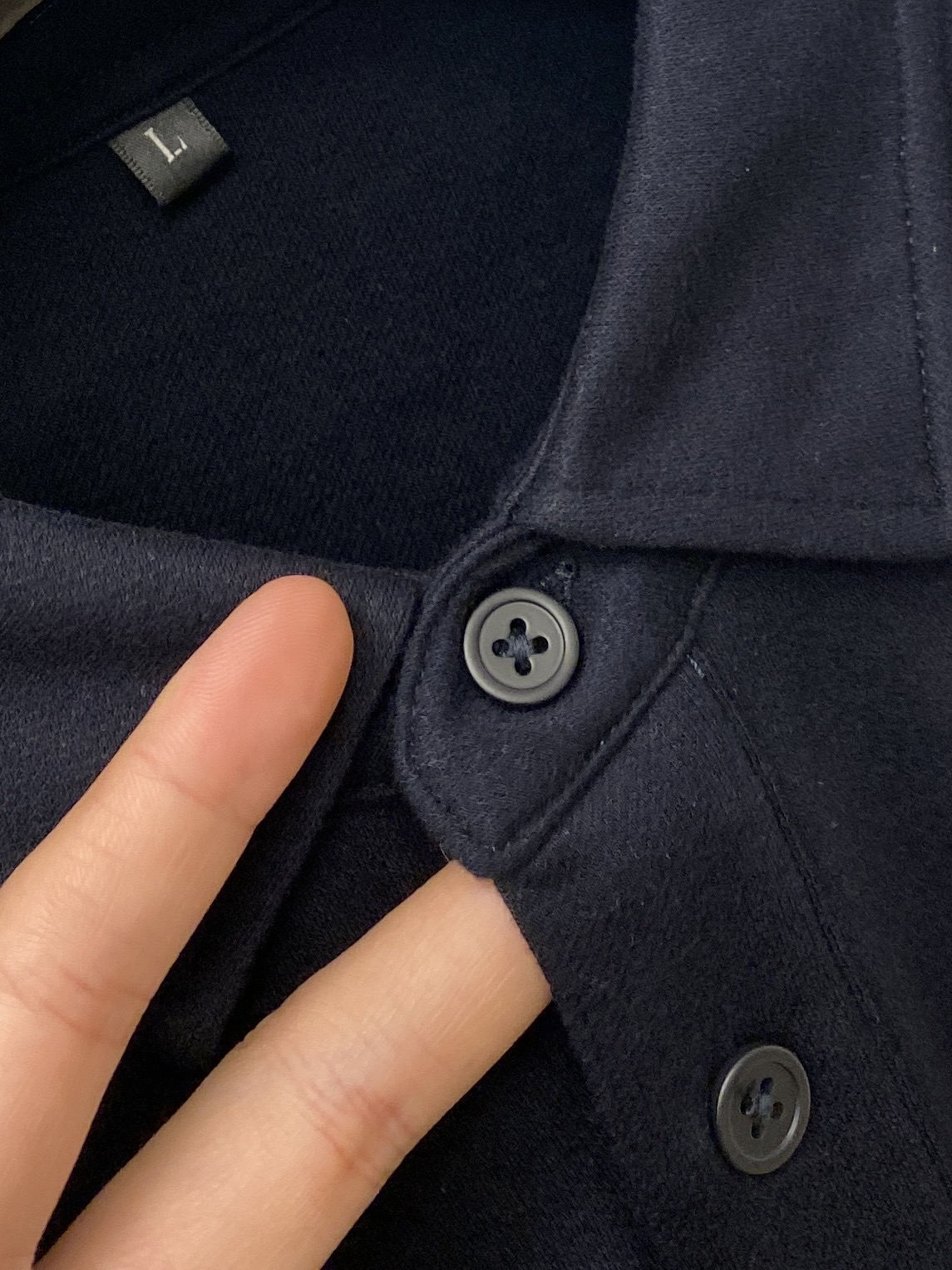 杰尼亚、2025新品长袖卫衣，帅气时尚，简约百搭款。面料棉 不仅挺括，保持潮流的廓形，又穿着舒适，纱织更