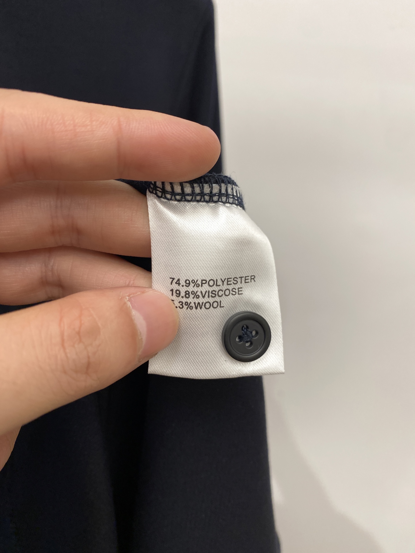 杰尼亚、2025新品长袖卫衣，帅气时尚，简约百搭款。面料棉 不仅挺括，保持潮流的廓形，又穿着舒适，纱织更