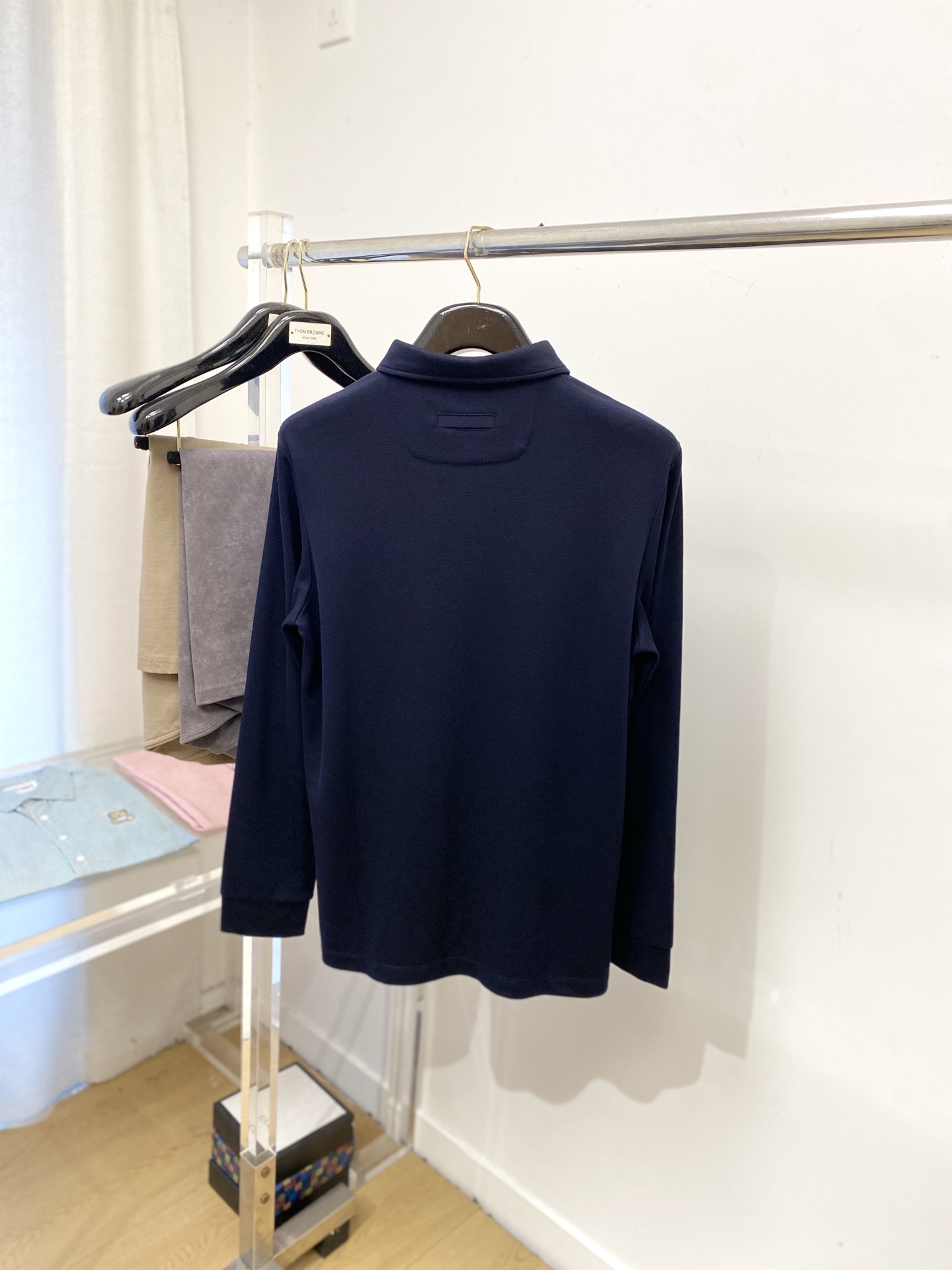 杰尼亚、2025新品长袖卫衣，帅气时尚，简约百搭款。面料棉 不仅挺括，保持潮流的廓形，又穿着舒适，纱织更