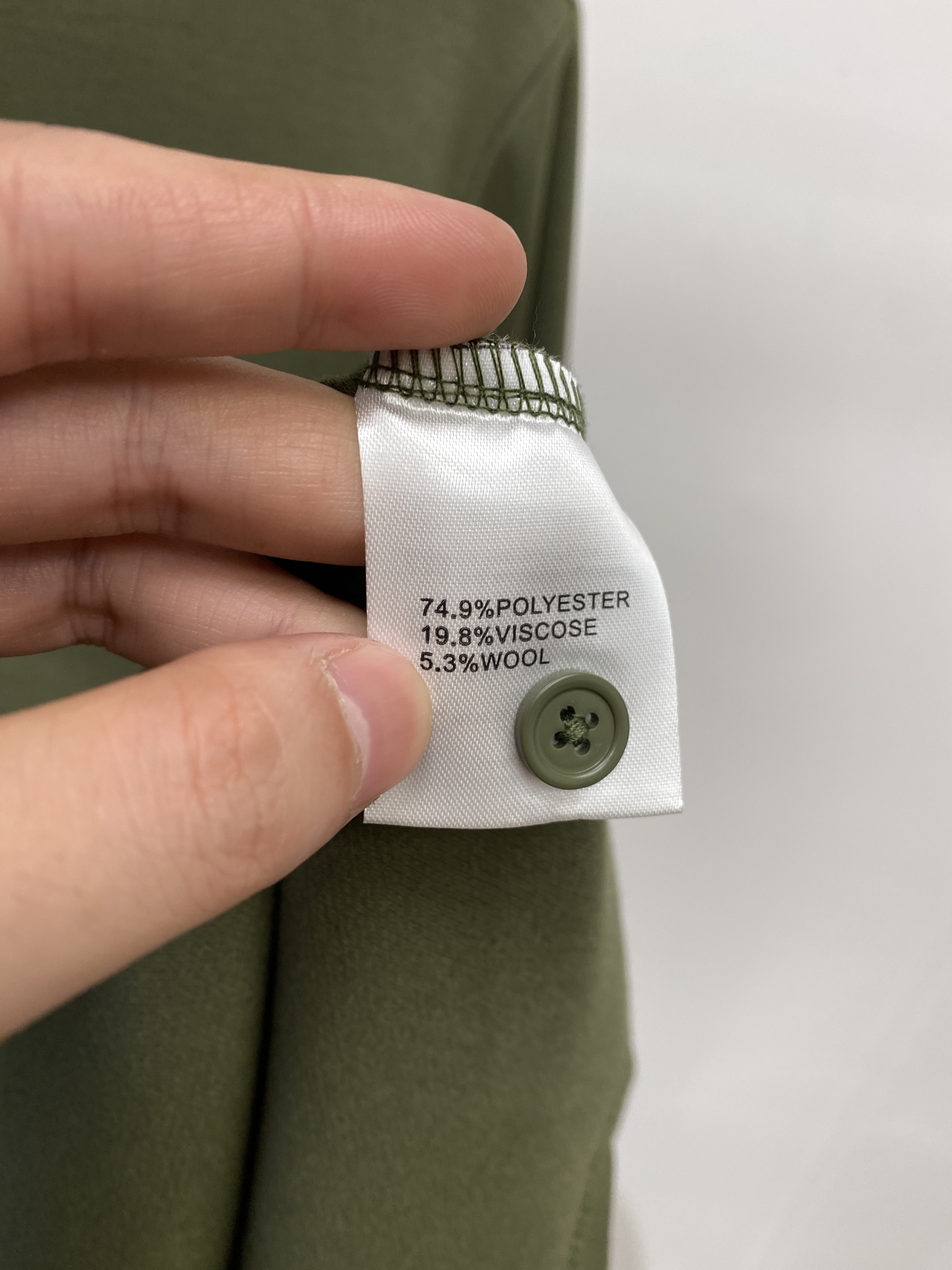 巴宝莉、2025新品长袖卫衣，帅气时尚，胸前精致刺绣图案logo，简约百搭款。面料棉 不仅挺括，保持潮流