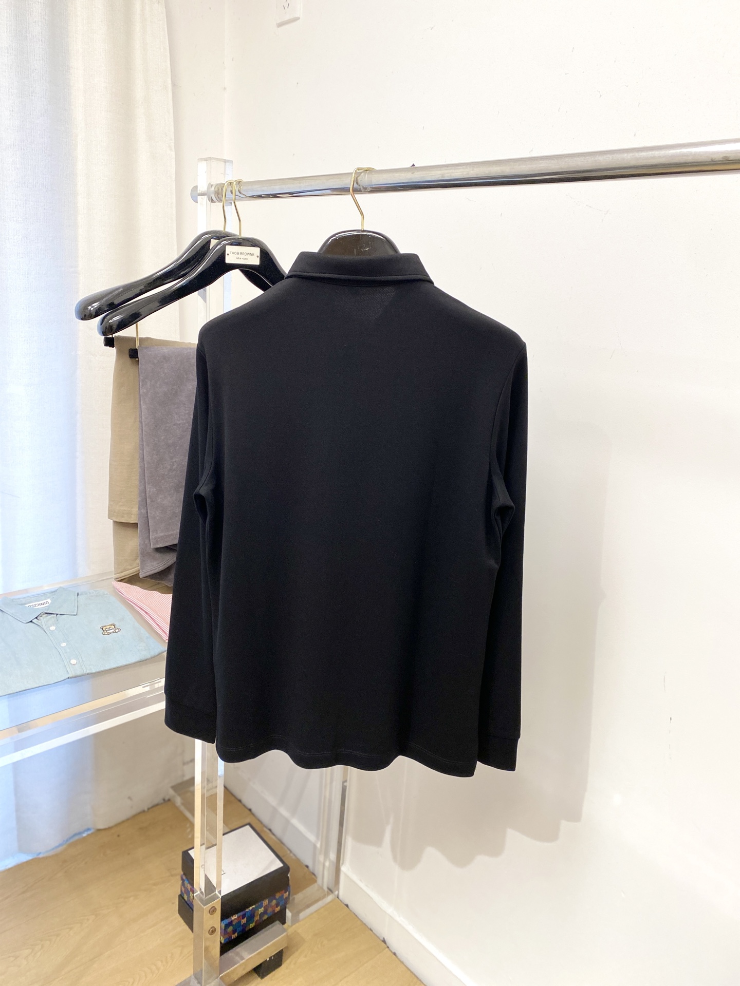 巴宝莉、2025新品长袖卫衣，帅气时尚，胸前精致刺绣图案logo，简约百搭款。面料棉 不仅挺括，保持潮流