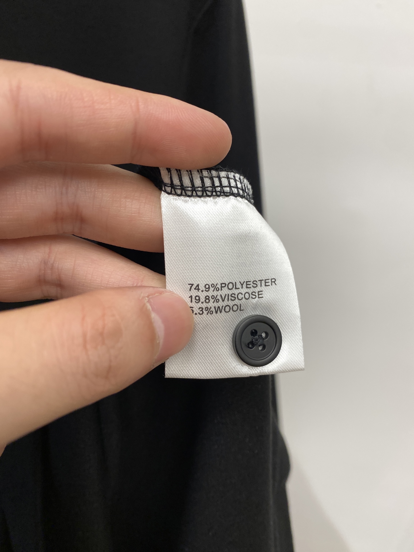 巴宝莉、2025新品长袖卫衣，帅气时尚，胸前精致刺绣图案logo，简约百搭款。面料棉 不仅挺括，保持潮流