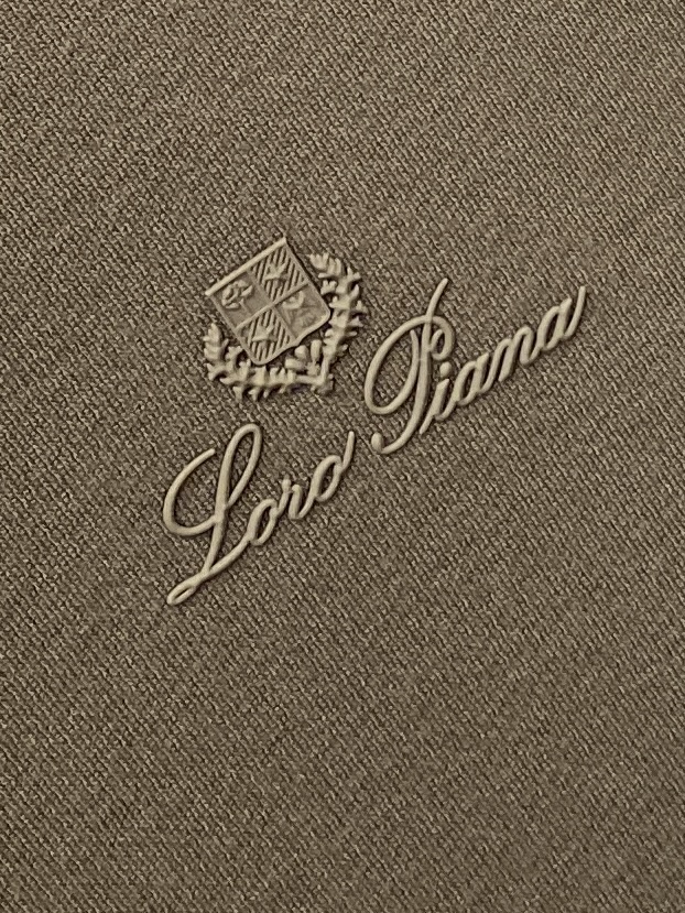 lp🆕、2025新品长袖卫衣，帅气时尚，胸前顶级印胶图案字母logo，简约百搭款。面料棉 不仅挺括，保持