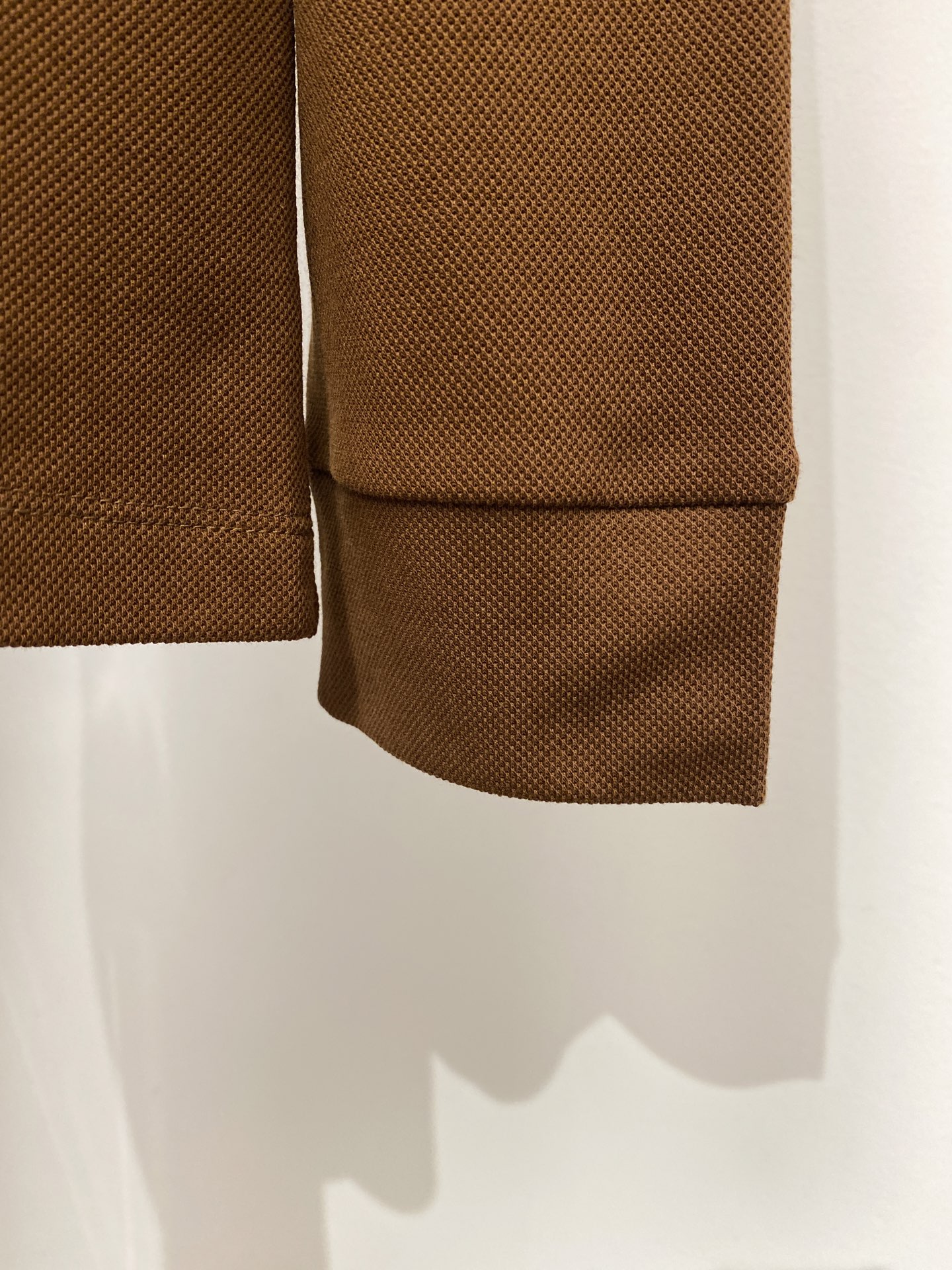 lp🆕、2025新品长袖卫衣，帅气时尚，胸前精致刺绣图案字母logo，简约百搭款。面料棉 不仅挺括，保持