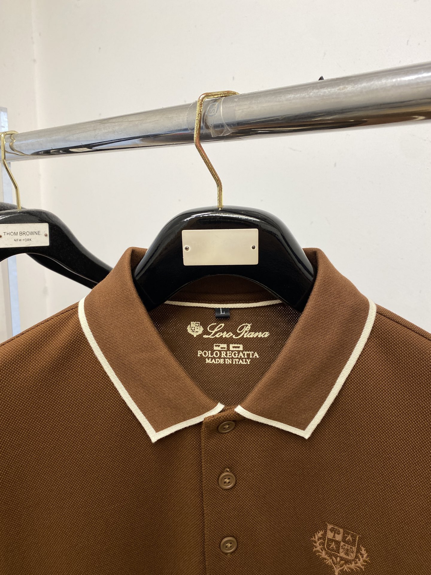 lp🆕、2025新品长袖卫衣，帅气时尚，胸前精致刺绣图案字母logo，简约百搭款。面料棉 不仅挺括，保持