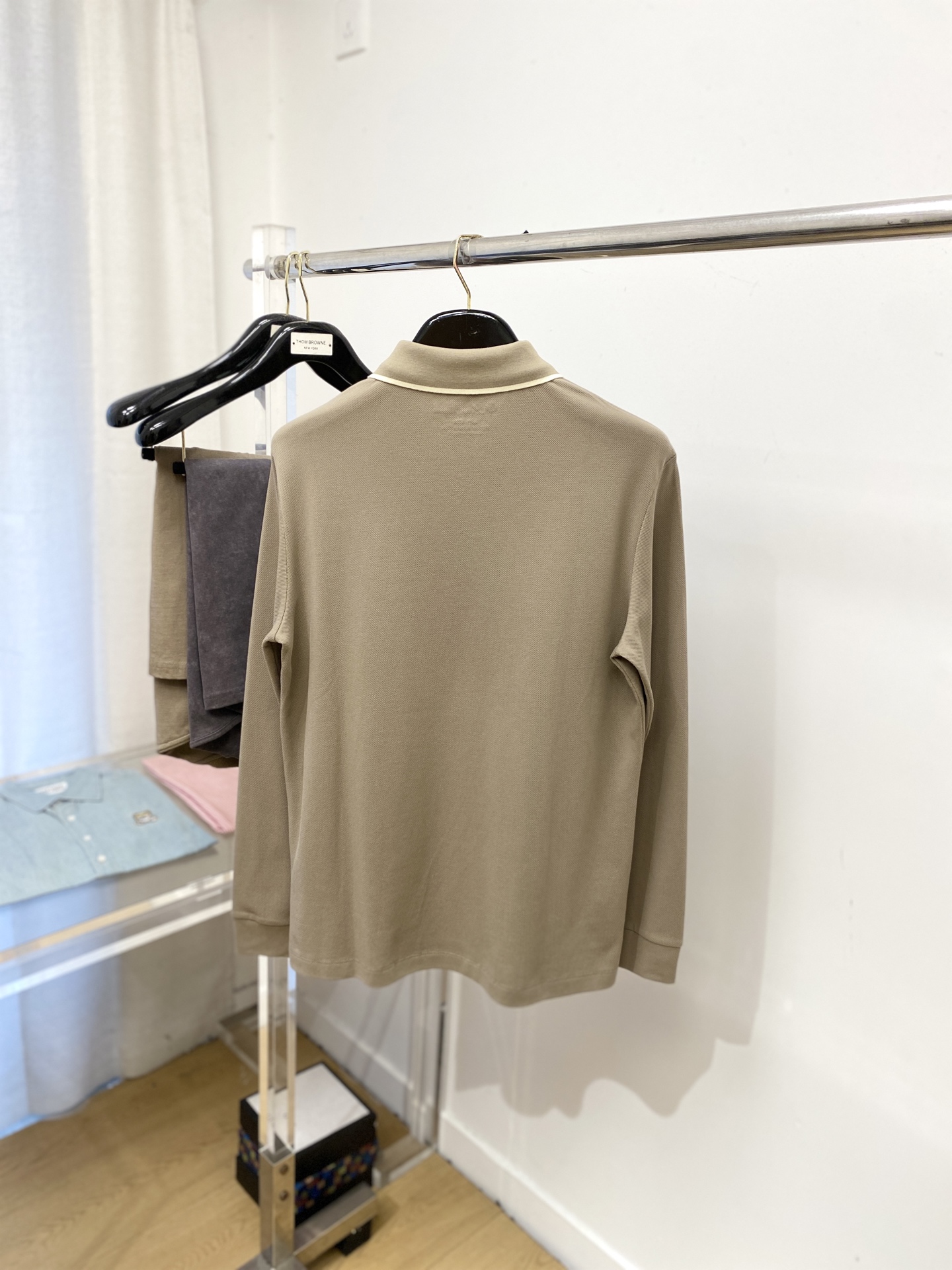 lp🆕、2025新品长袖卫衣，帅气时尚，胸前精致刺绣图案字母logo，简约百搭款。面料棉 不仅挺括，保持