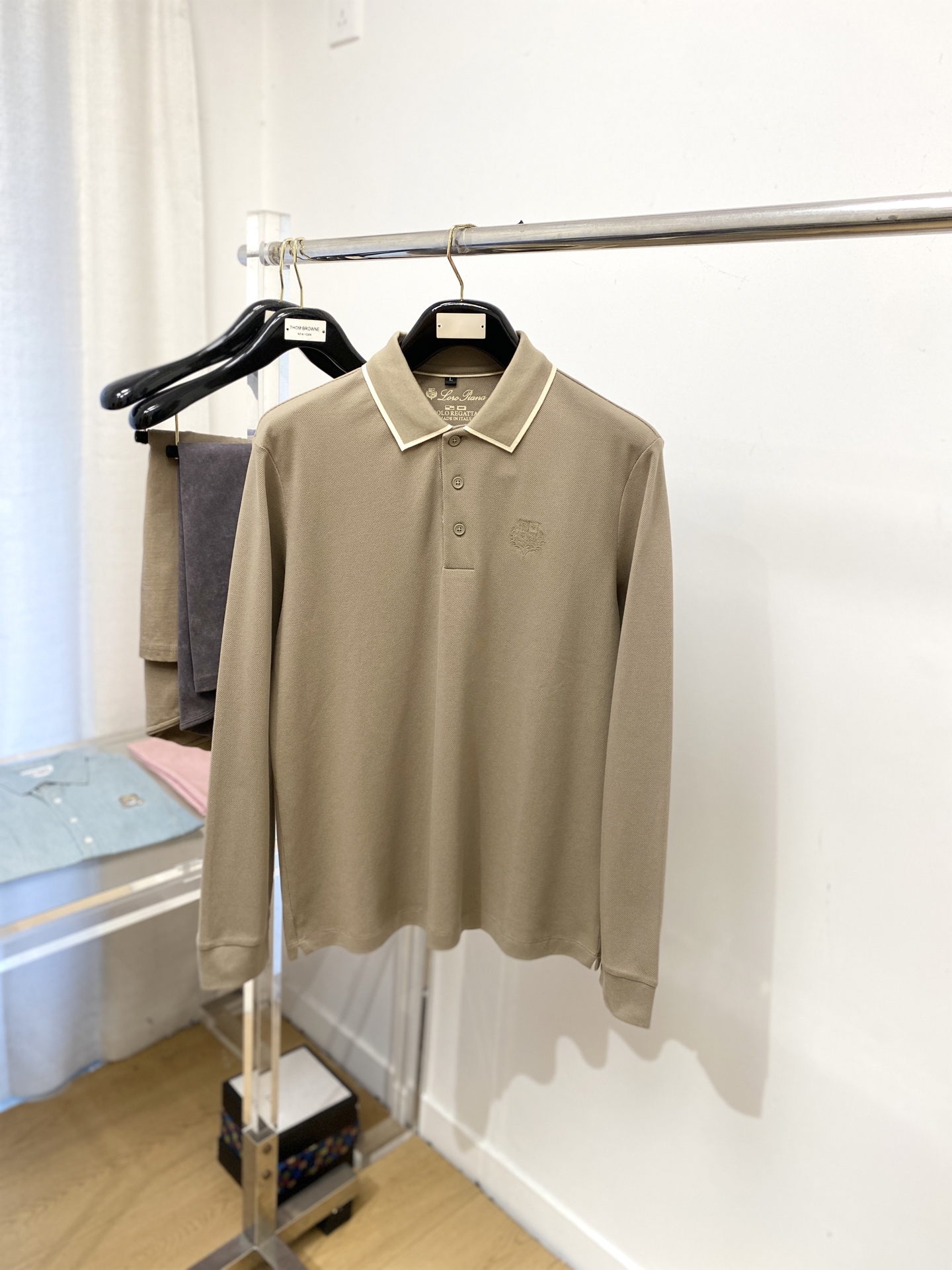 lp🆕、2025新品长袖卫衣，帅气时尚，胸前精致刺绣图案字母logo，简约百搭款。面料棉 不仅挺括，保持