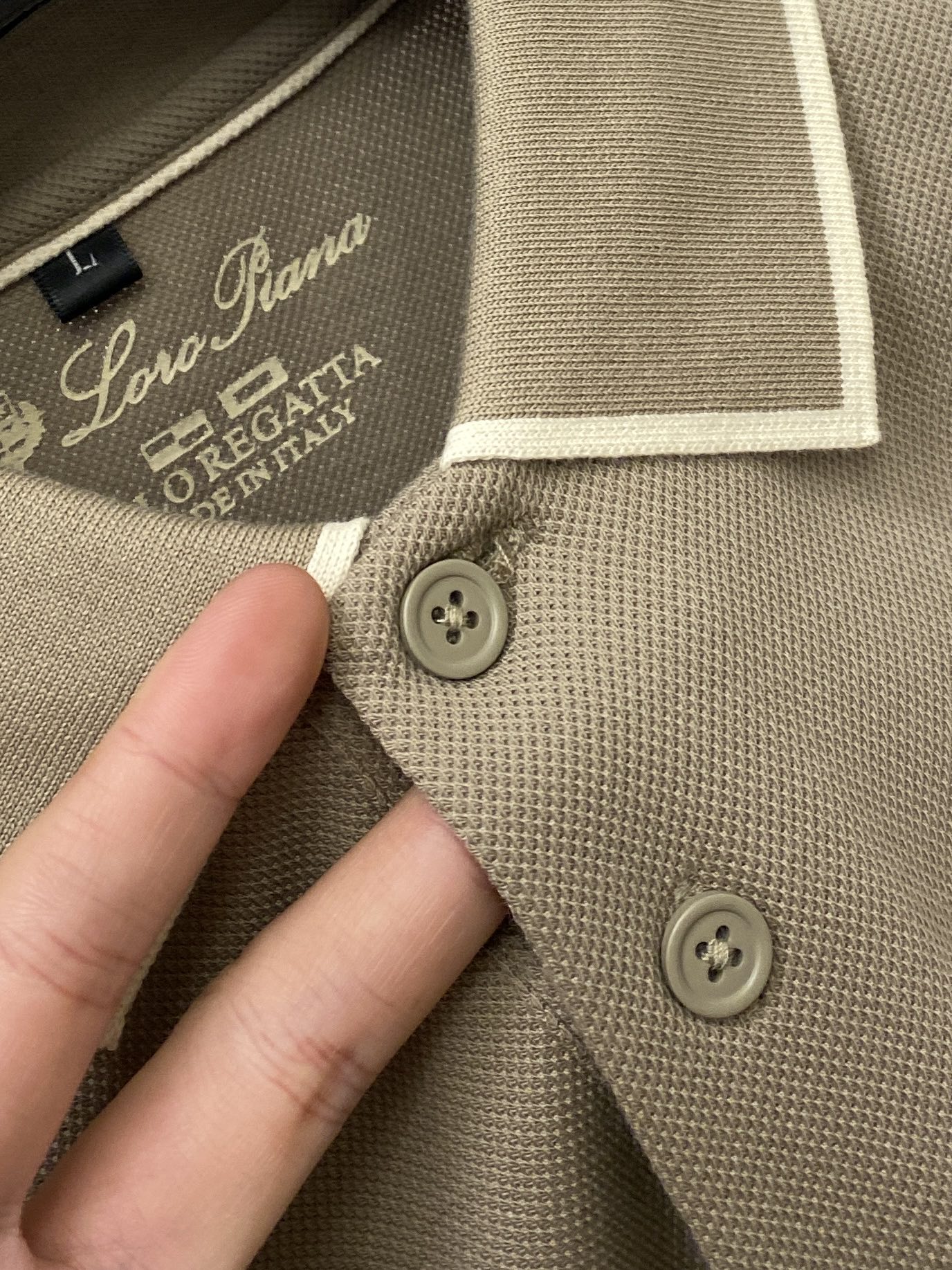 lp🆕、2025新品长袖卫衣，帅气时尚，胸前精致刺绣图案字母logo，简约百搭款。面料棉 不仅挺括，保持