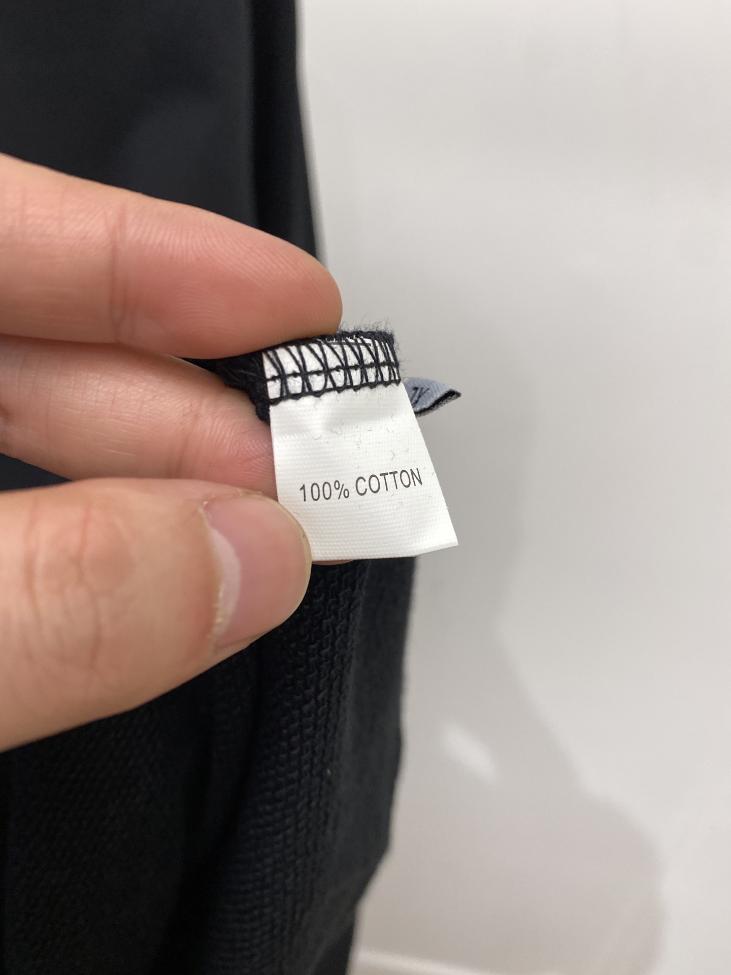 LACOSTE 时尚潮牌、2025新品卫衣，帅气时尚，胸前精致刺绣图案logo，简约百搭款。面料棉 不仅