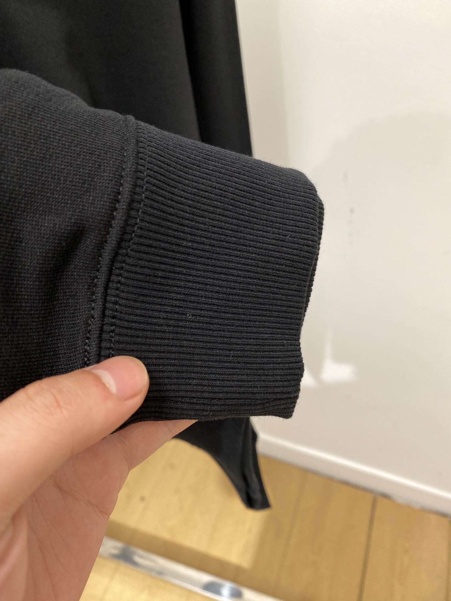 LACOSTE 时尚潮牌、2025新品卫衣，帅气时尚，胸前精致刺绣图案logo，简约百搭款。面料棉 不仅