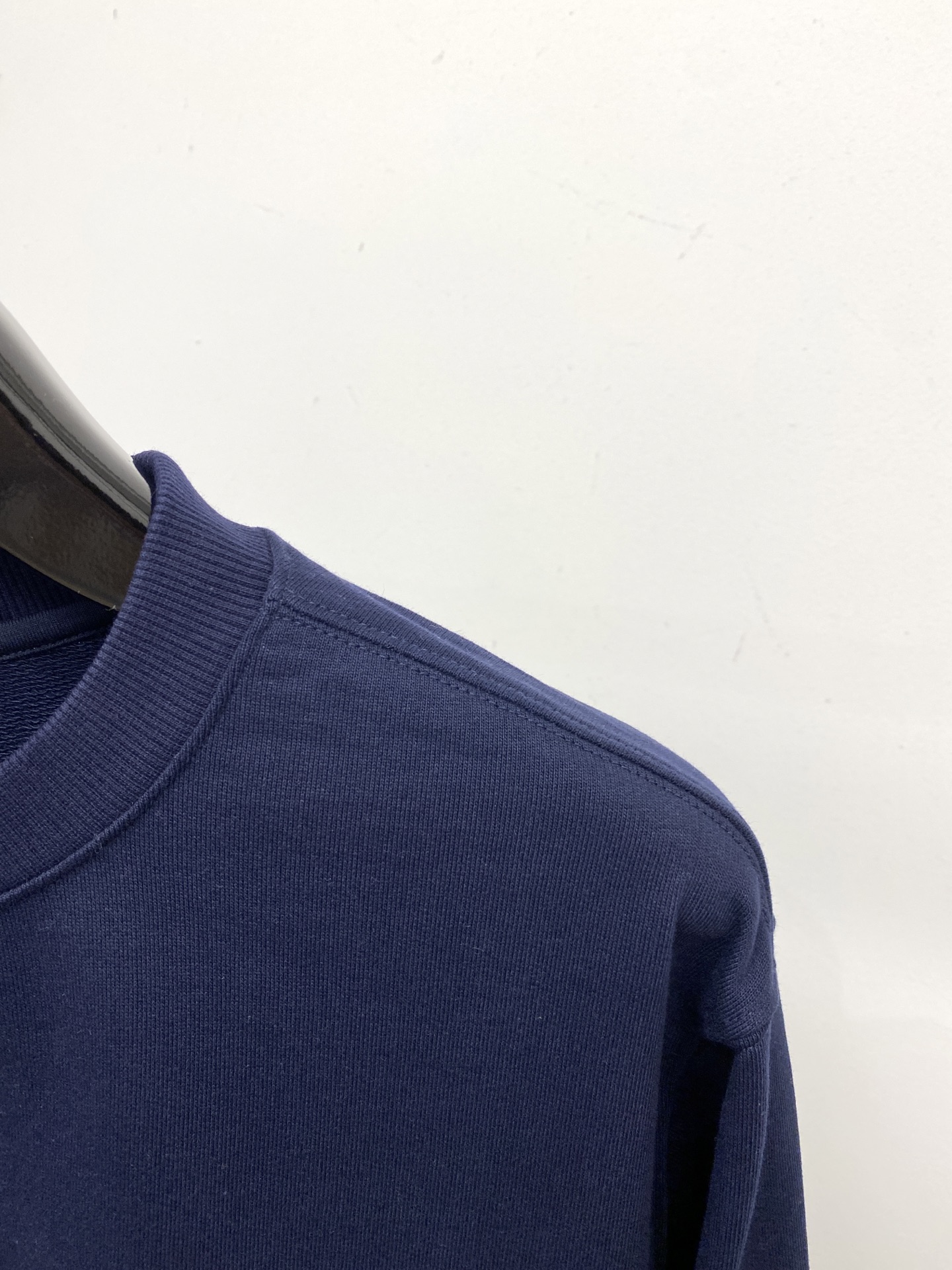 LACOSTE 时尚潮牌、2025新品卫衣，帅气时尚，胸前精致刺绣图案logo，简约百搭款。面料棉 不仅