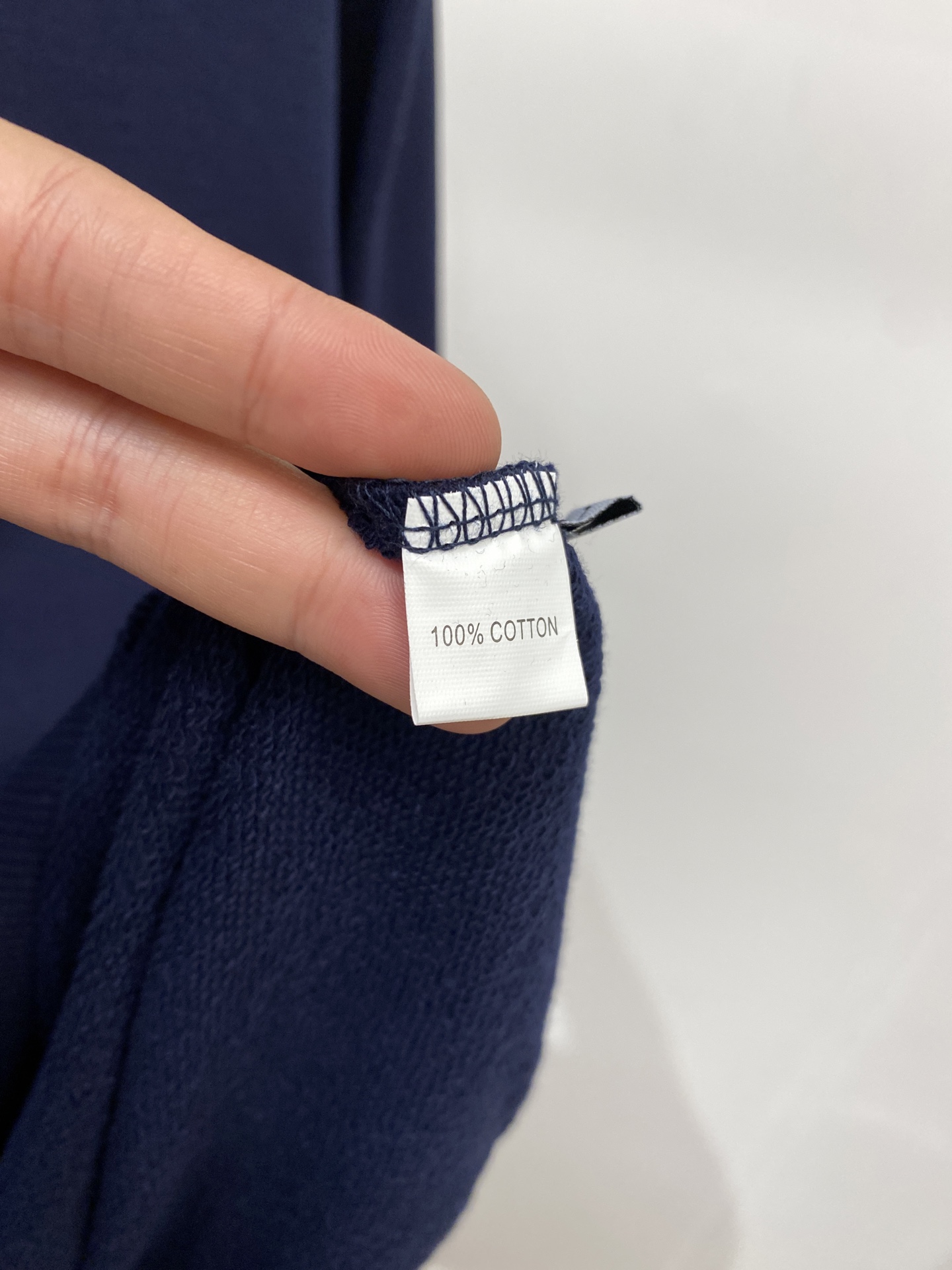 LACOSTE 时尚潮牌、2025新品卫衣，帅气时尚，胸前精致刺绣图案logo，简约百搭款。面料棉 不仅