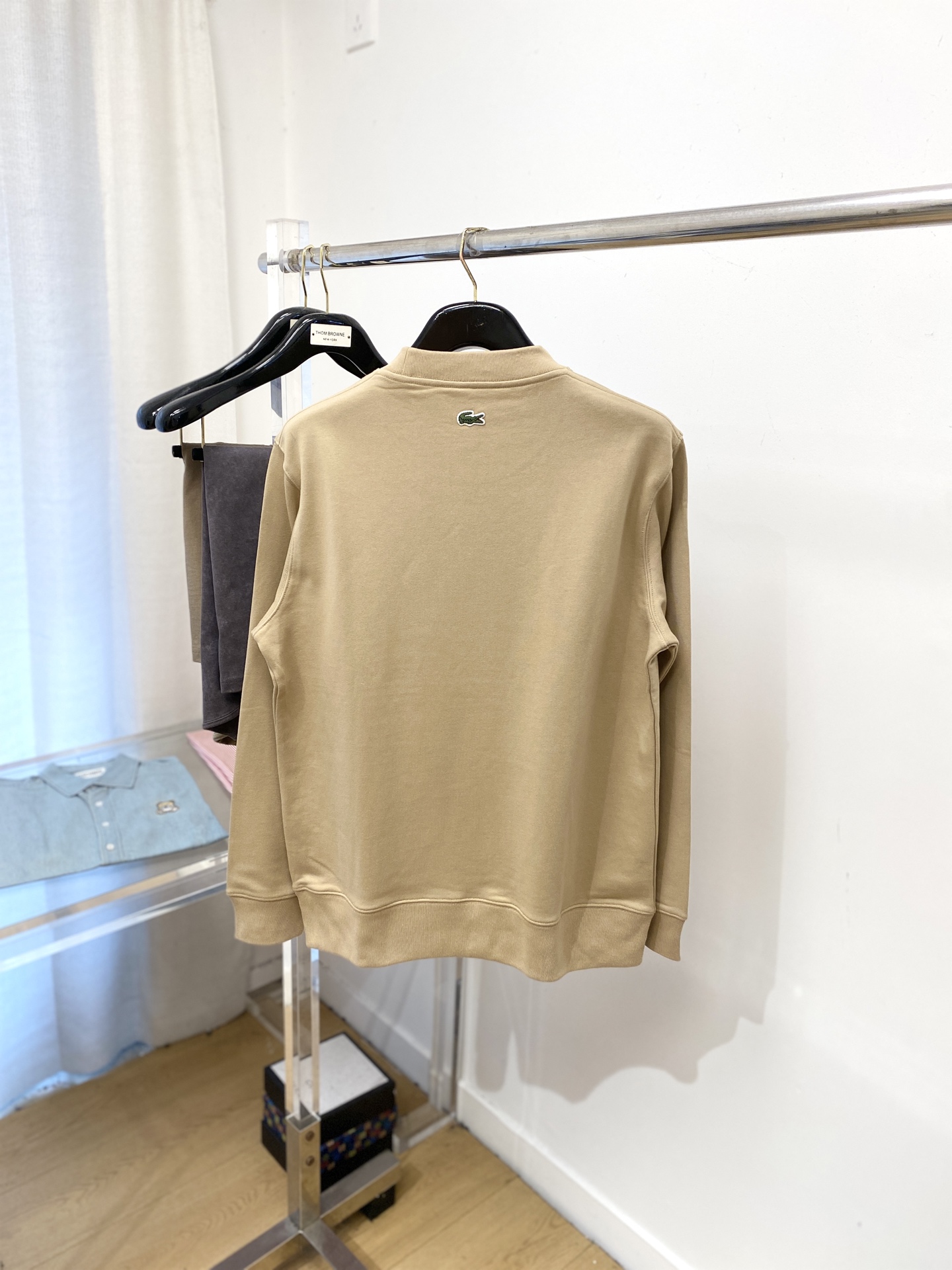 LACOSTE 时尚潮牌、2025新品卫衣，帅气时尚，胸前精致刺绣图案logo，简约百搭款。面料棉 不仅