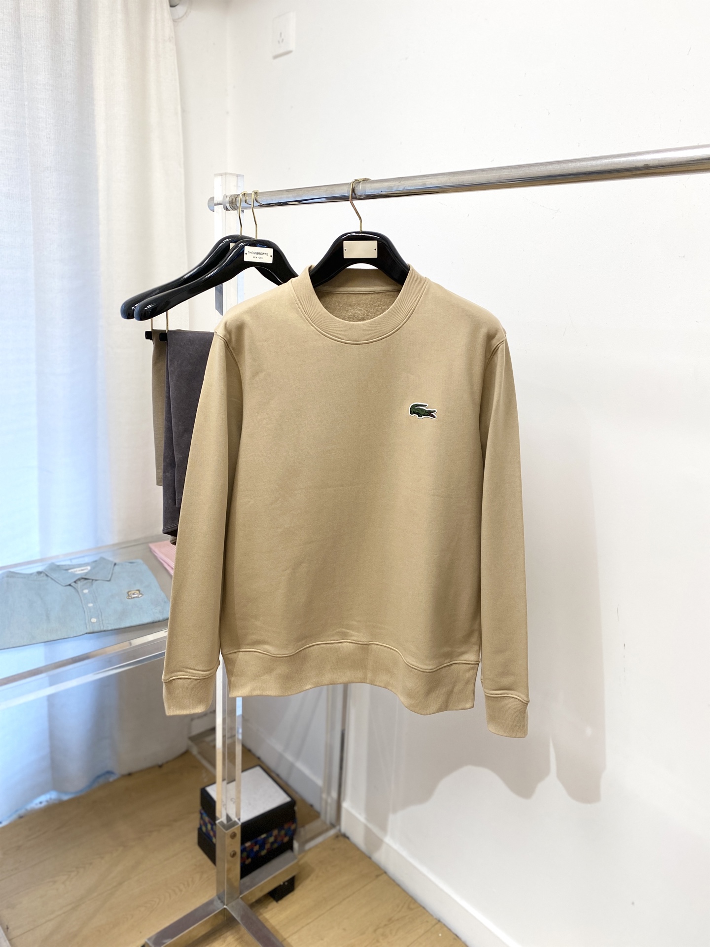 LACOSTE 时尚潮牌、2025新品卫衣，帅气时尚，胸前精致刺绣图案logo，简约百搭款。面料棉 不仅