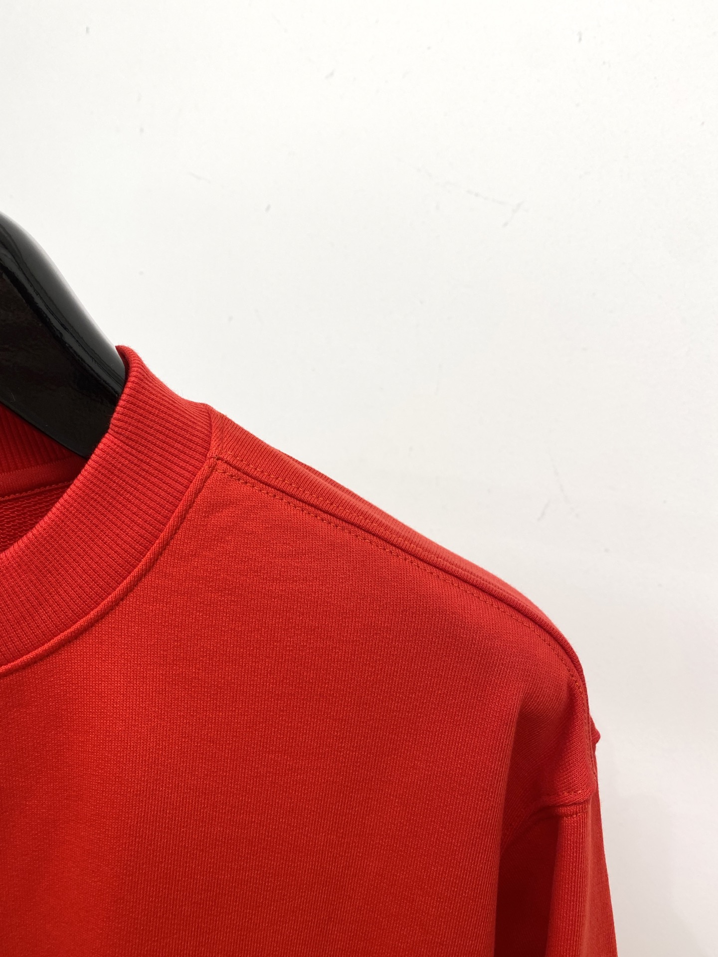 LACOSTE 时尚潮牌、2025新品卫衣，帅气时尚，胸前精致刺绣图案logo，简约百搭款。面料棉 不仅