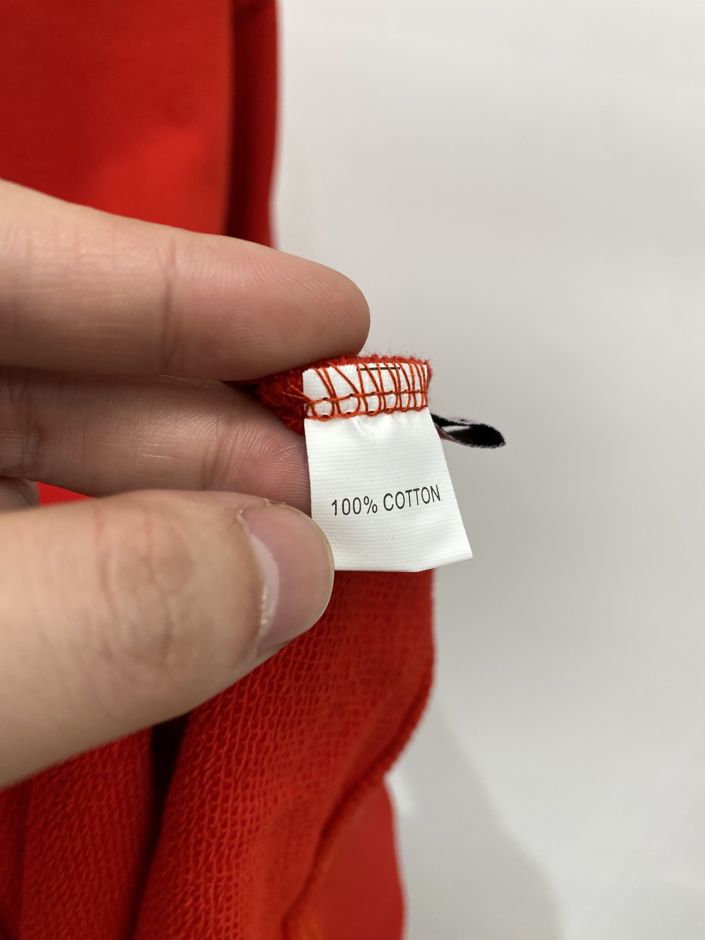 LACOSTE 时尚潮牌、2025新品卫衣，帅气时尚，胸前精致刺绣图案logo，简约百搭款。面料棉 不仅