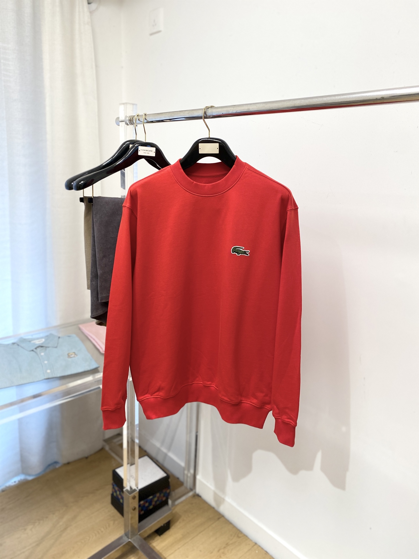 LACOSTE 时尚潮牌、2025新品卫衣，帅气时尚，胸前精致刺绣图案logo，简约百搭款。面料棉 不仅