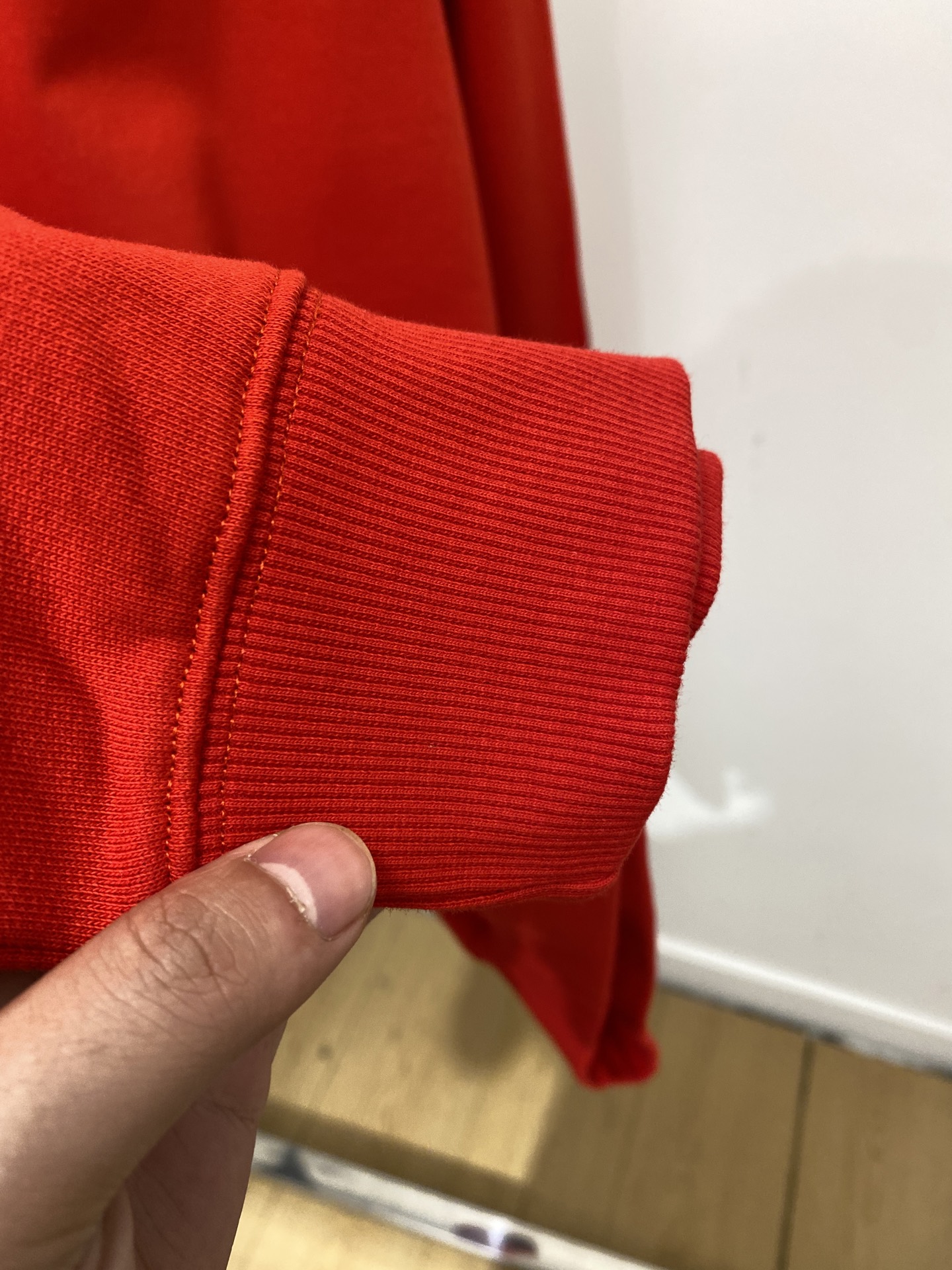 LACOSTE 时尚潮牌、2025新品卫衣，帅气时尚，胸前精致刺绣图案logo，简约百搭款。面料棉 不仅