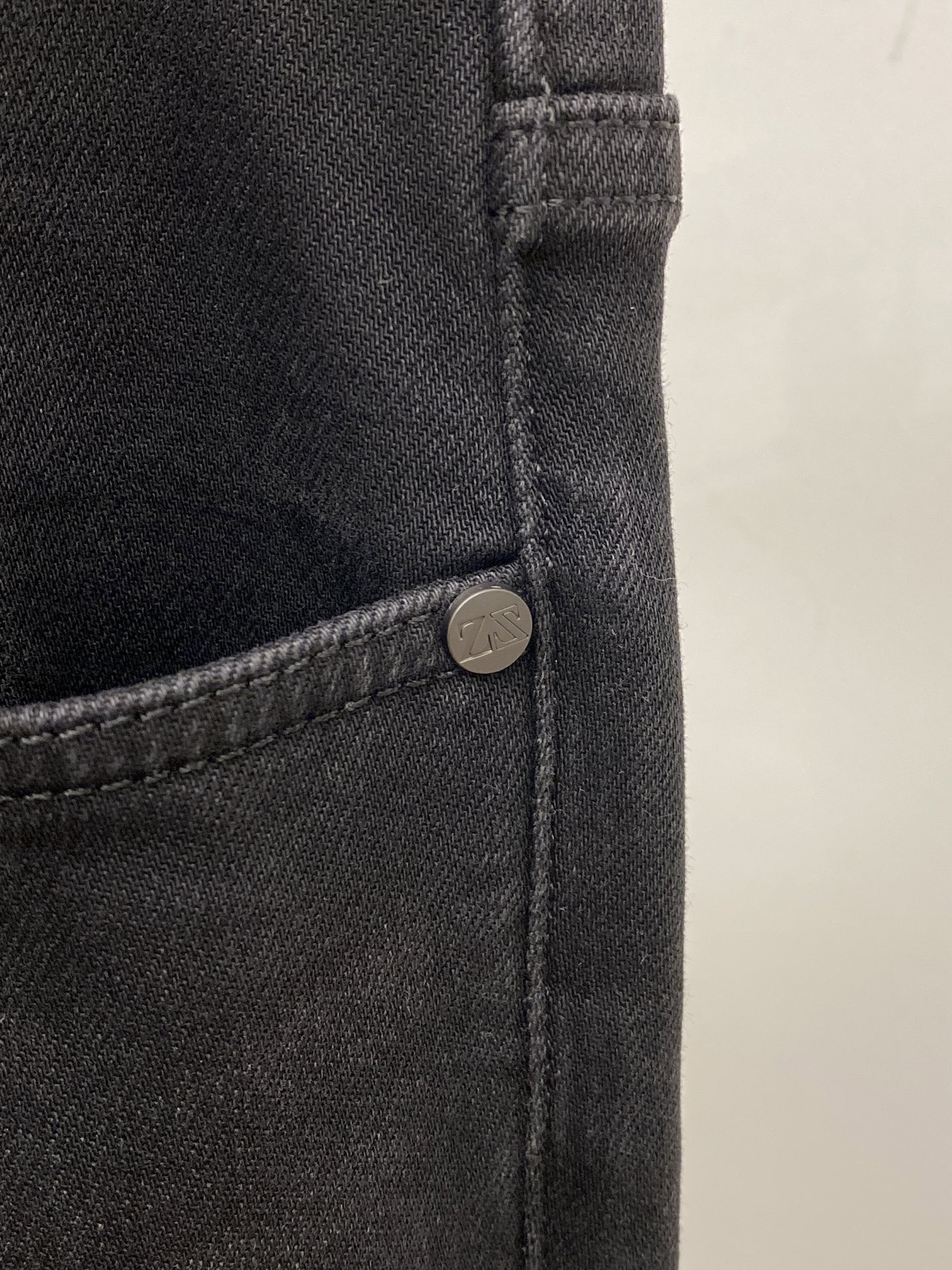 支持年后退换！ 杰尼亚、 2025最新品，专柜同步有售，原单狠货，水洗休闲牛仔裤，进口原版水洗弹力面料，