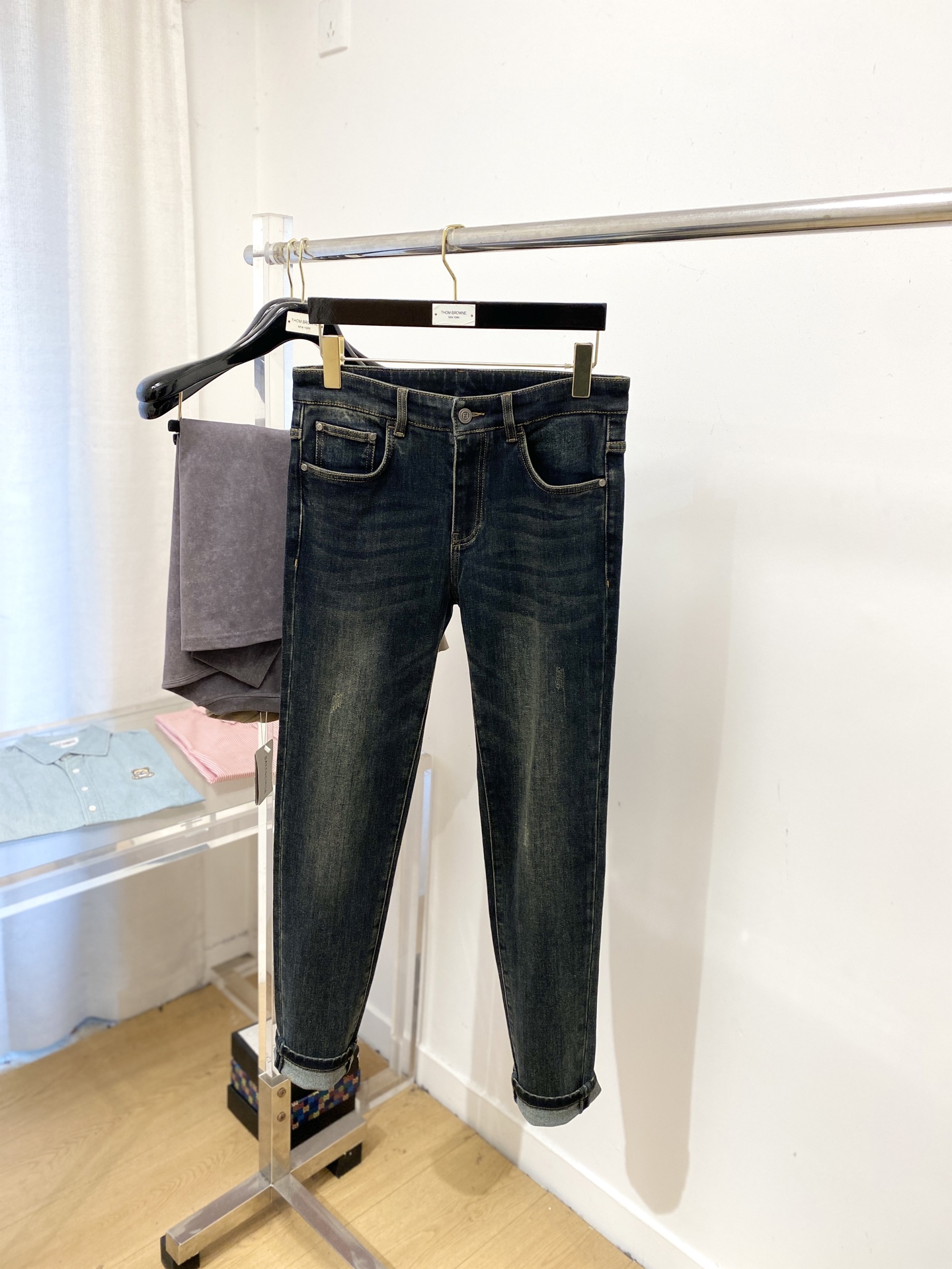 支持年后退换！ 芬迪、 2025最新品，专柜同步有售，原单狠货，水洗休闲牛仔裤，进口原版水洗弹力面料，舒