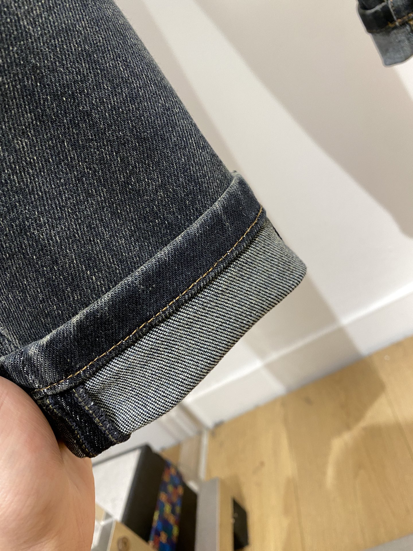 支持年后退换！ 芬迪、 2025最新品，专柜同步有售，原单狠货，水洗休闲牛仔裤，进口原版水洗弹力面料，舒