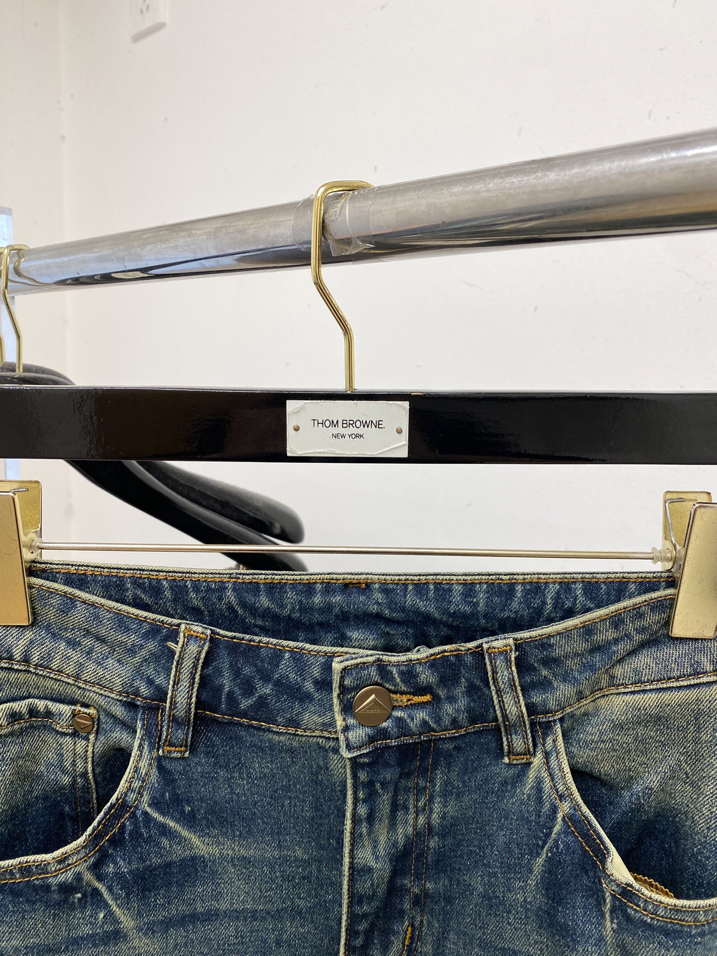 支持年后退换！ 普拉达、 2025最新品，专柜同步有售，原单狠货，水洗休闲牛仔裤，进口原版水洗弹力面料，