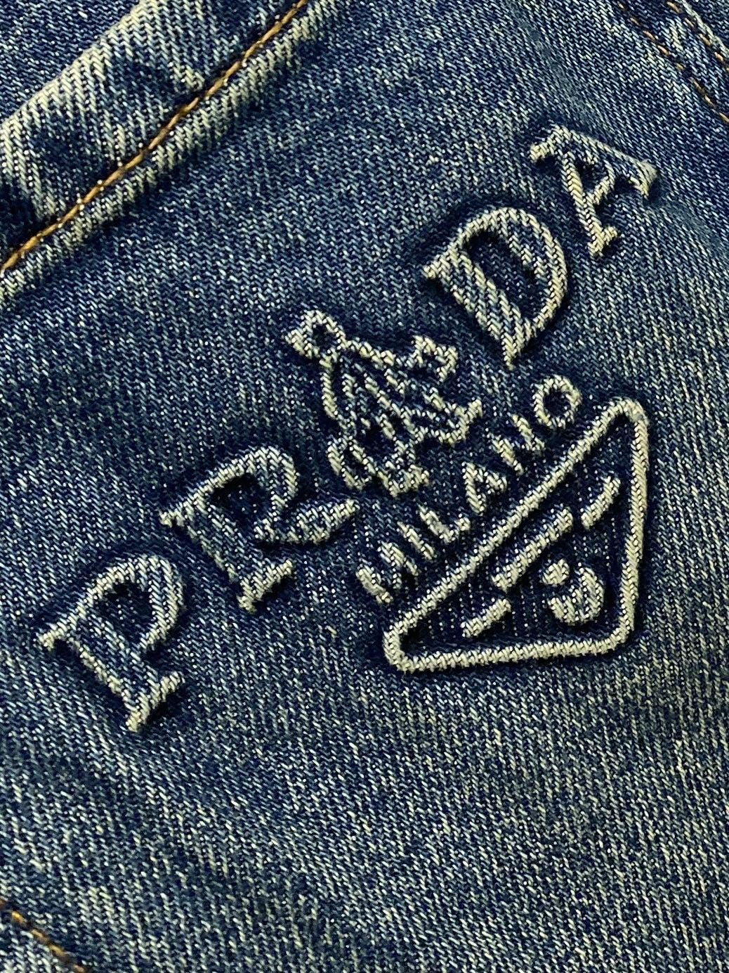 支持年后退换！ 普拉达、 2025最新品，专柜同步有售，原单狠货，水洗休闲牛仔裤，进口原版水洗弹力面料，