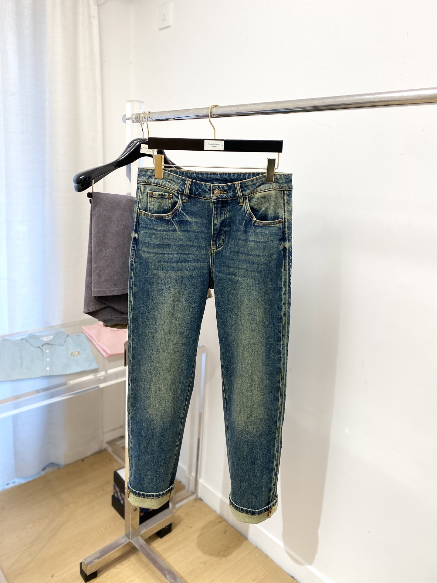 支持年后退换！ 普拉达、 2025最新品，专柜同步有售，原单狠货，水洗休闲牛仔裤，进口原版水洗弹力面料，