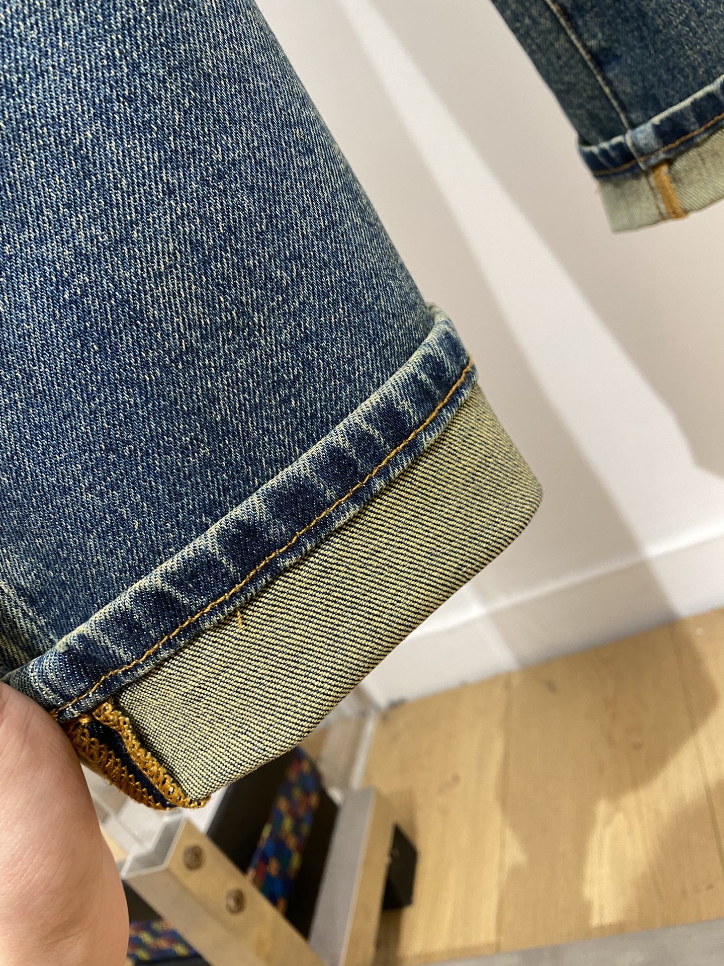 支持年后退换！ 普拉达、 2025最新品，专柜同步有售，原单狠货，水洗休闲牛仔裤，进口原版水洗弹力面料，