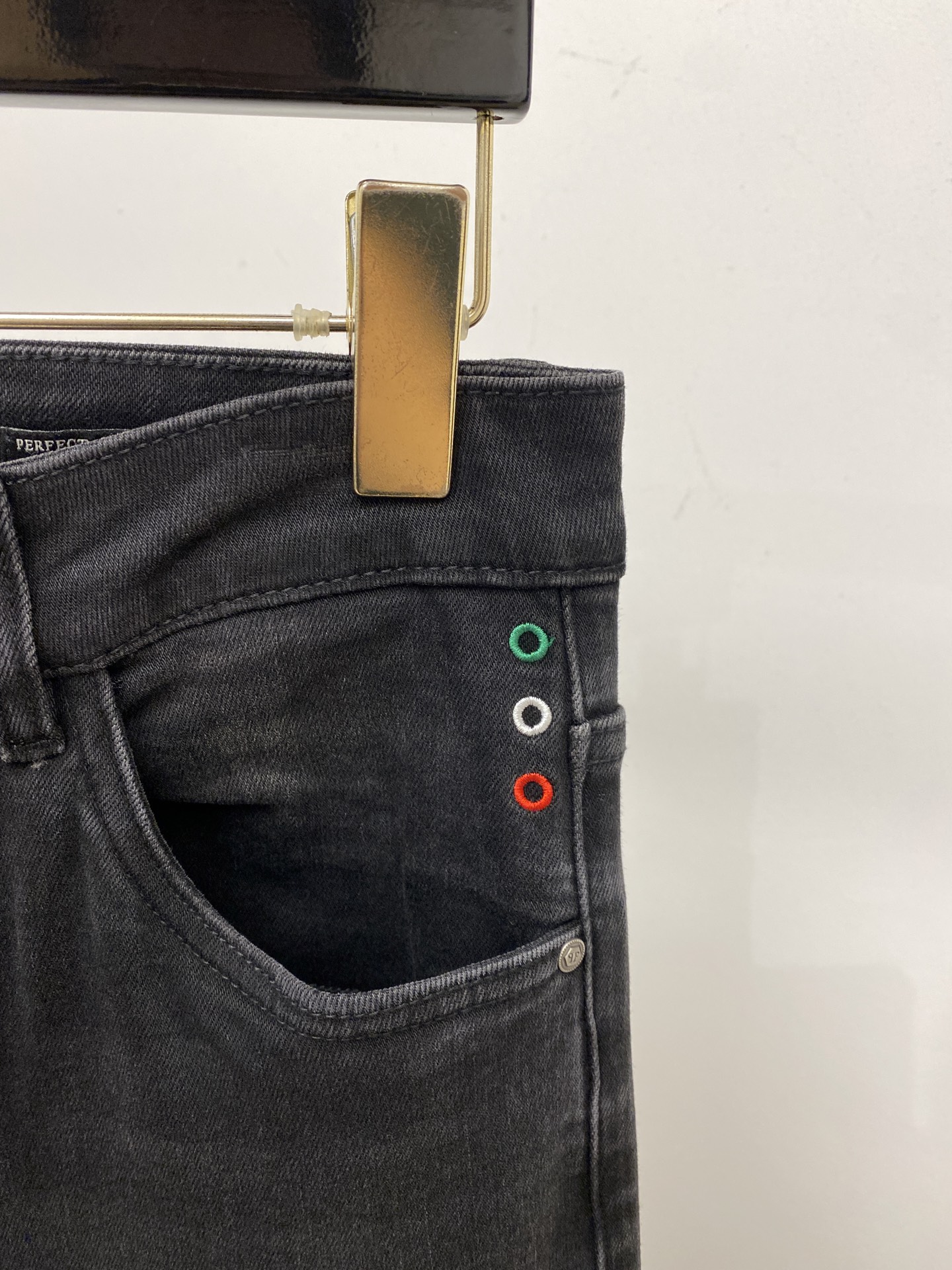 支持年后退换！ PP、 2025最新品，专柜同步有售，原单狠货，水洗休闲牛仔裤，进口原版水洗弹力面料，舒