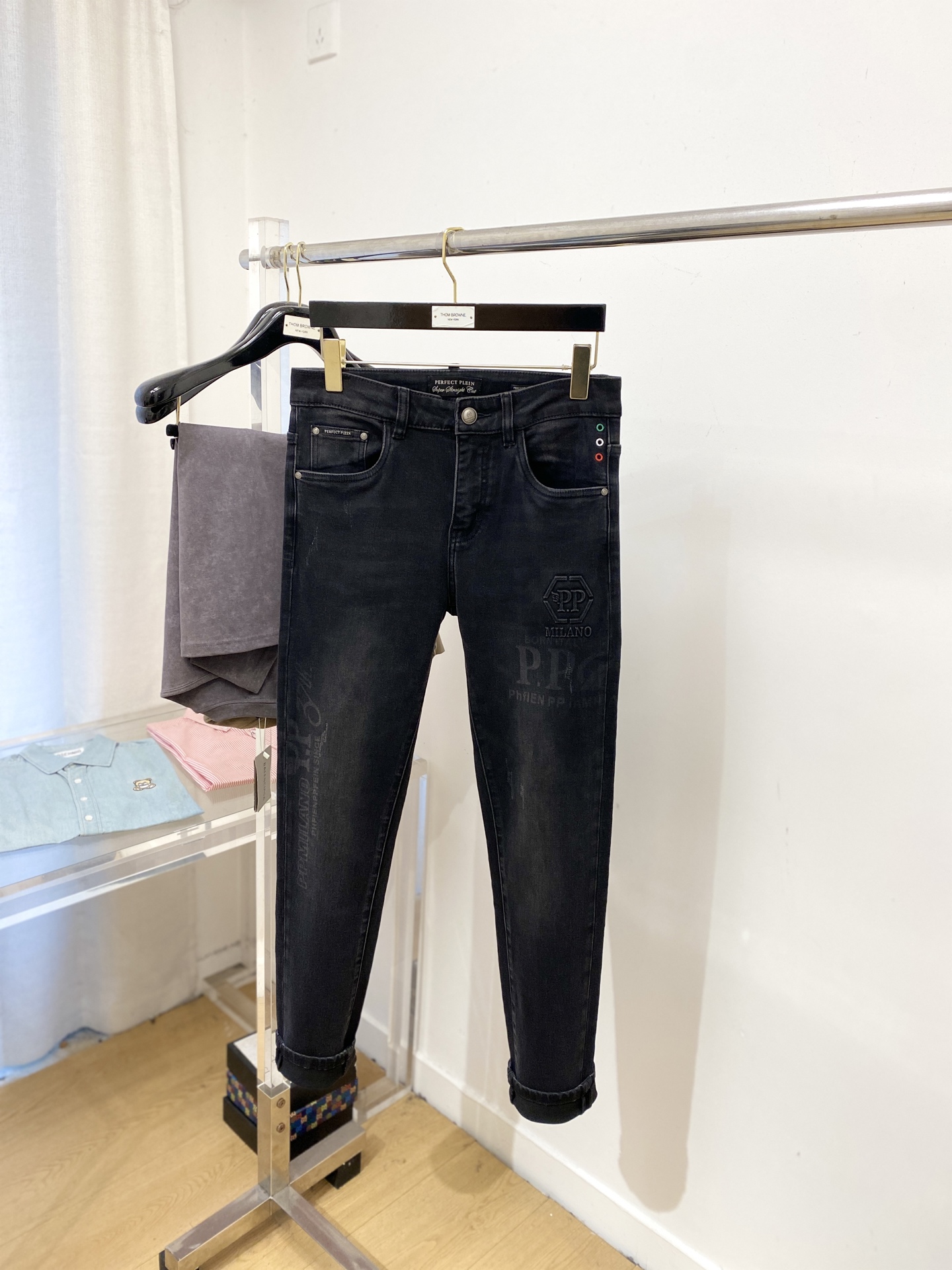 支持年后退换！ PP、 2025最新品，专柜同步有售，原单狠货，水洗休闲牛仔裤，进口原版水洗弹力面料，舒