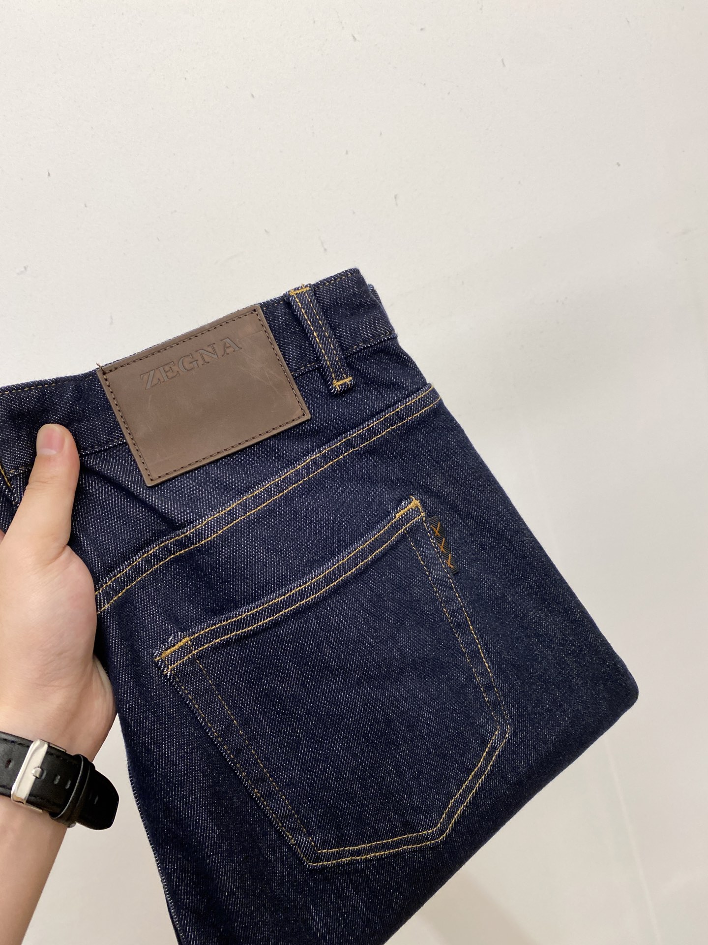 NO:601120,Zegna, 2025 latest products, available at counters at the same time, original goods, washed casual jeans, imported original washed stretch fabrics, comfortable and elastic, original hardware accessories decorated with logo, super correct version, extremely high grade, counter quality, fashionable upper body, code number 29-36,,zegna,jeans,alexander wang19860909杰尼亚、 2025最新品,专柜同步有售,原单狠货,水洗休闲牛仔裤,进口原版水洗弹力面料,舒适有弹性,原版五金辅料装饰logo,版型超正,档次极高,专柜品质,上身时尚有型,码数29-36,,zegna,jeans,alexander wang,Men's clothing