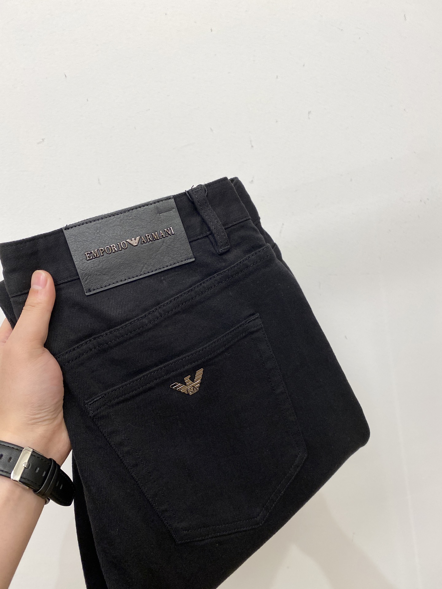 NO:601118,Armani, 2025 latest products, available at counters at the same time, original goods, washed casual jeans, imported original washed stretch fabrics, comfortable and elastic, original hardware accessories decorated with logo, super correct version, extremely high grade, counter quality, fashionable and stylish upper body, code number 29-38,,armani,jeans,alexander wang19860909阿玛尼、 2025最新品,专柜同步有售,原单狠货,水洗休闲牛仔裤,进口原版水洗弹力面料,舒适有弹性,原版五金辅料装饰logo,版型超正,档次极高,专柜品质,上身时尚有型,码数29-38,,armani,jeans,alexander wang,Men's clothing