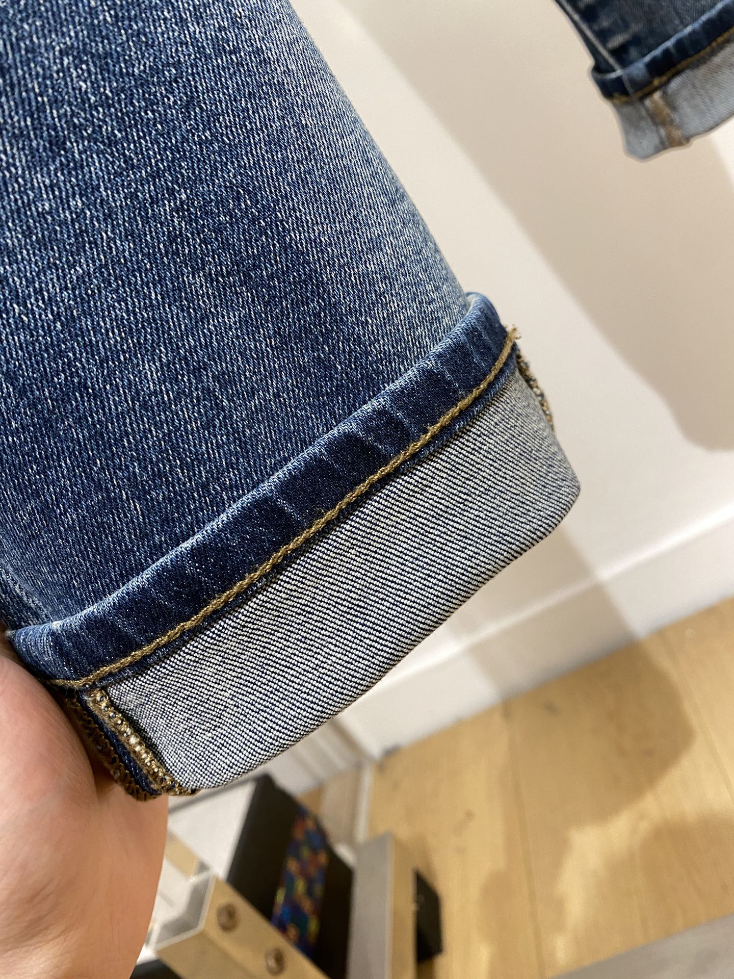 阿玛尼、 2025最新品，专柜同步有售，原单狠货，水洗休闲牛仔裤，进口原版水洗弹力面料，舒适有弹性，原版