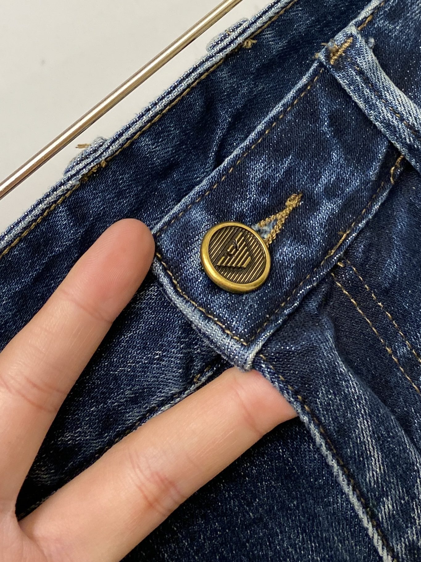 阿玛尼、 2025最新品，专柜同步有售，原单狠货，水洗休闲牛仔裤，进口原版水洗弹力面料，舒适有弹性，原版