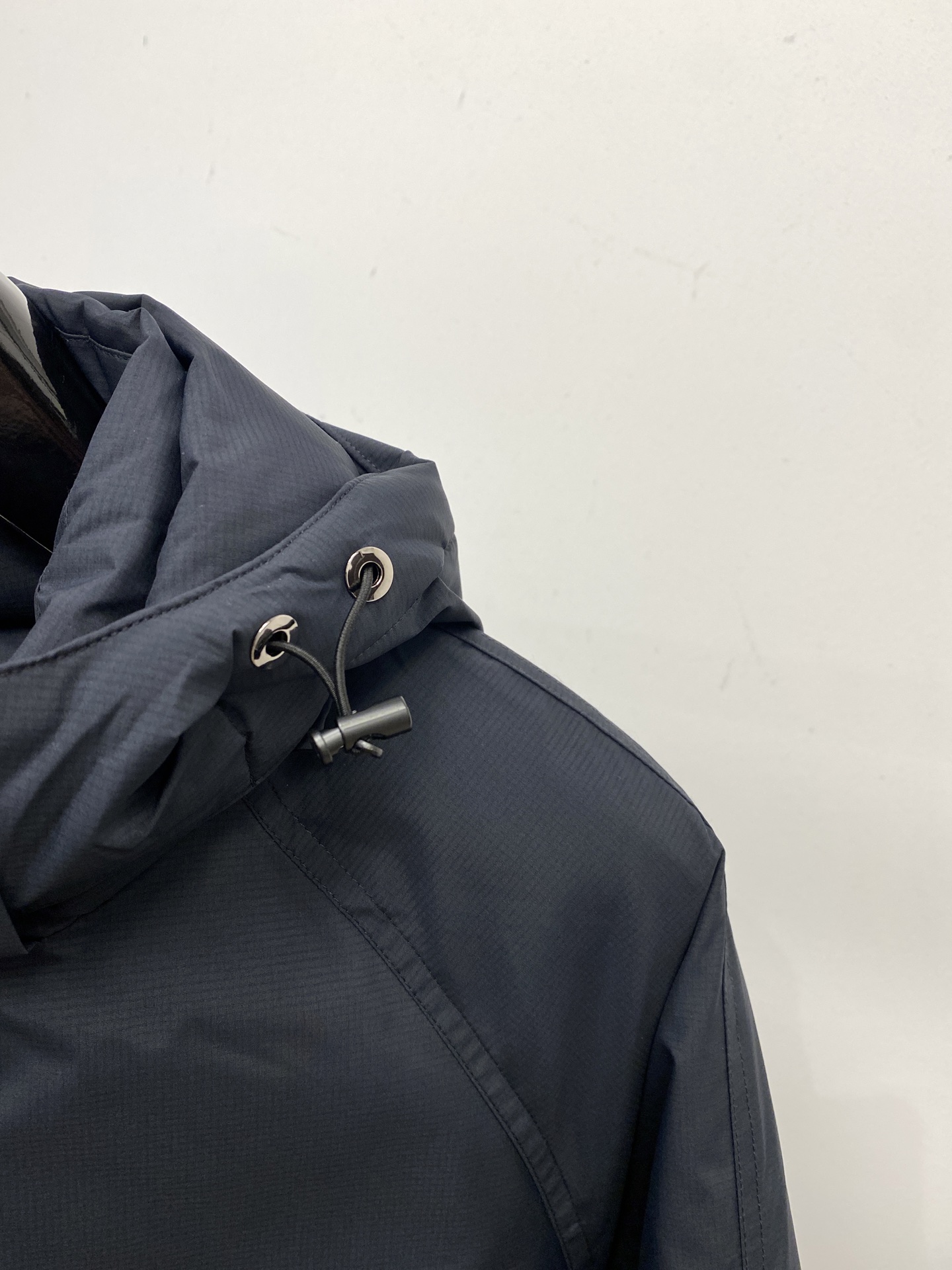 蒙口、2025最新款男士轻薄羽绒夹克外套、面料柔软舒适 ．上身版型超赞 ．拉链．辅料都是客供 、进口面料