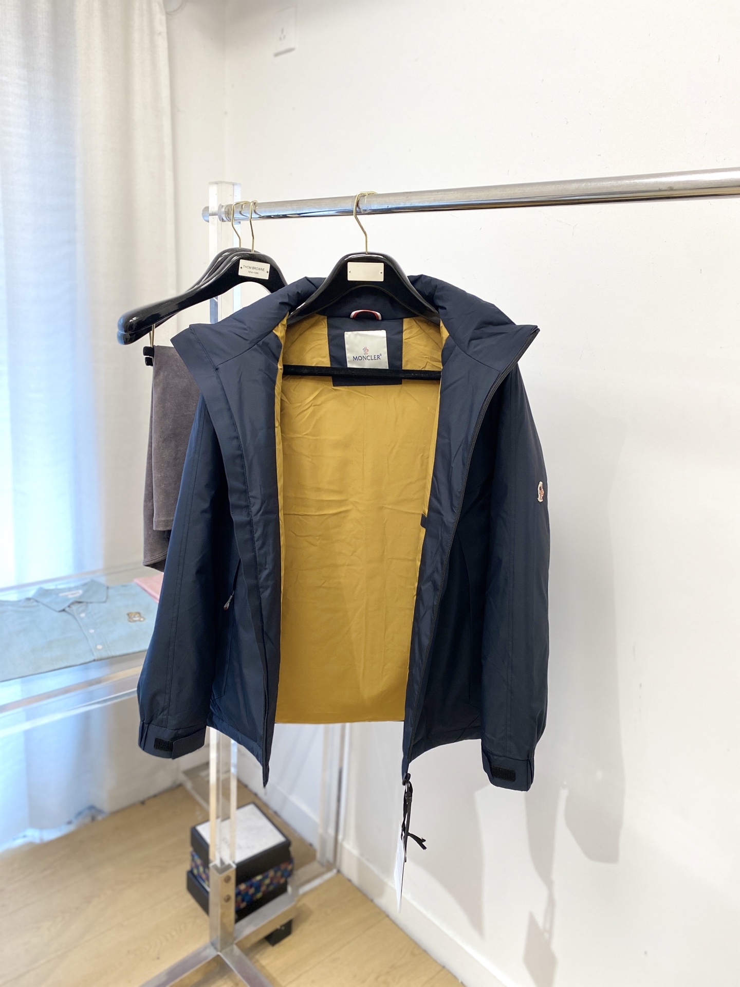 蒙口、2025最新款男士轻薄羽绒夹克外套、面料柔软舒适 ．上身版型超赞 ．拉链．辅料都是客供 、进口面料