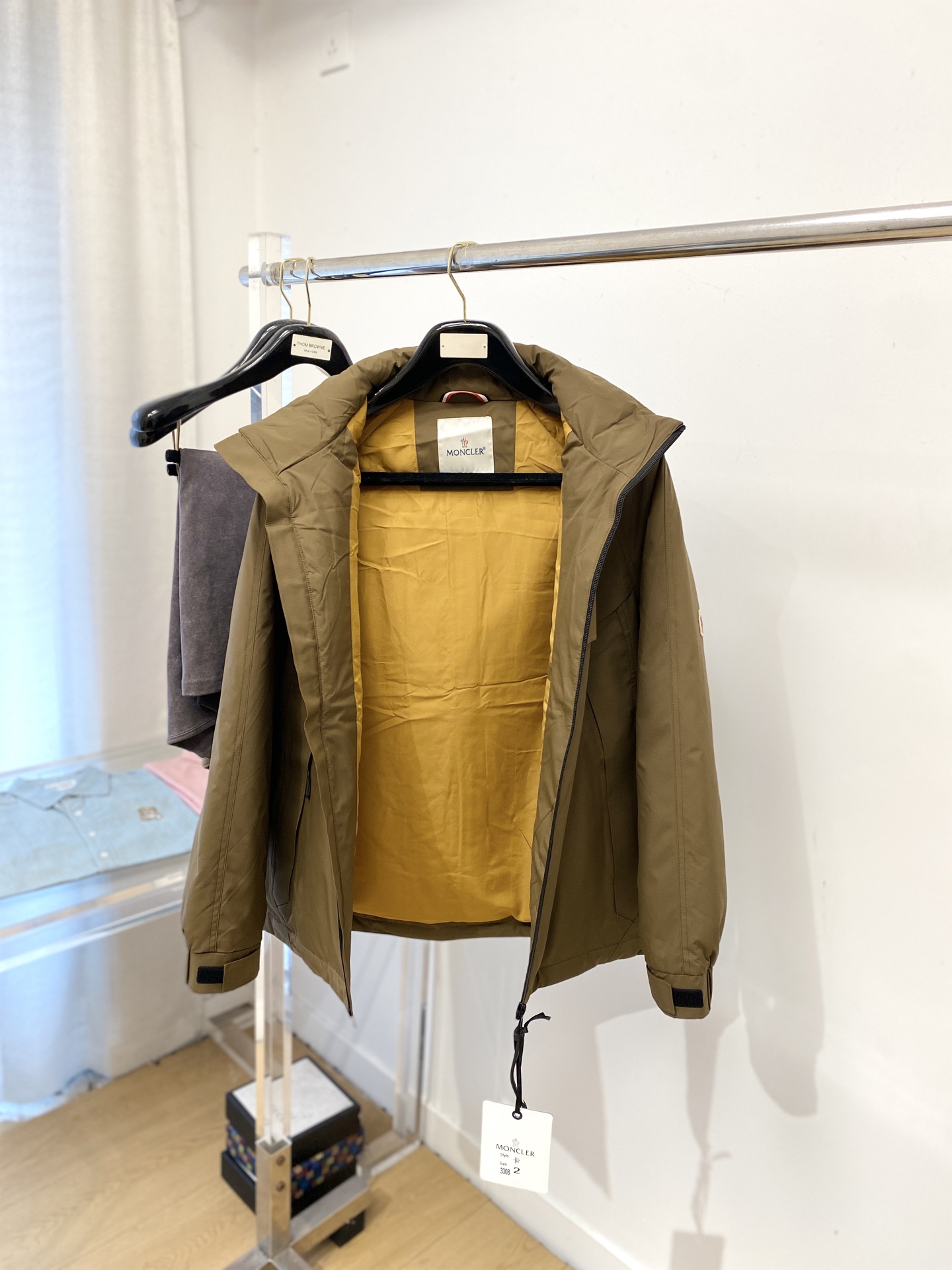 蒙口、2025最新款男士轻薄羽绒夹克外套、面料柔软舒适 ．上身版型超赞 ．拉链．辅料都是客供 、进口面料