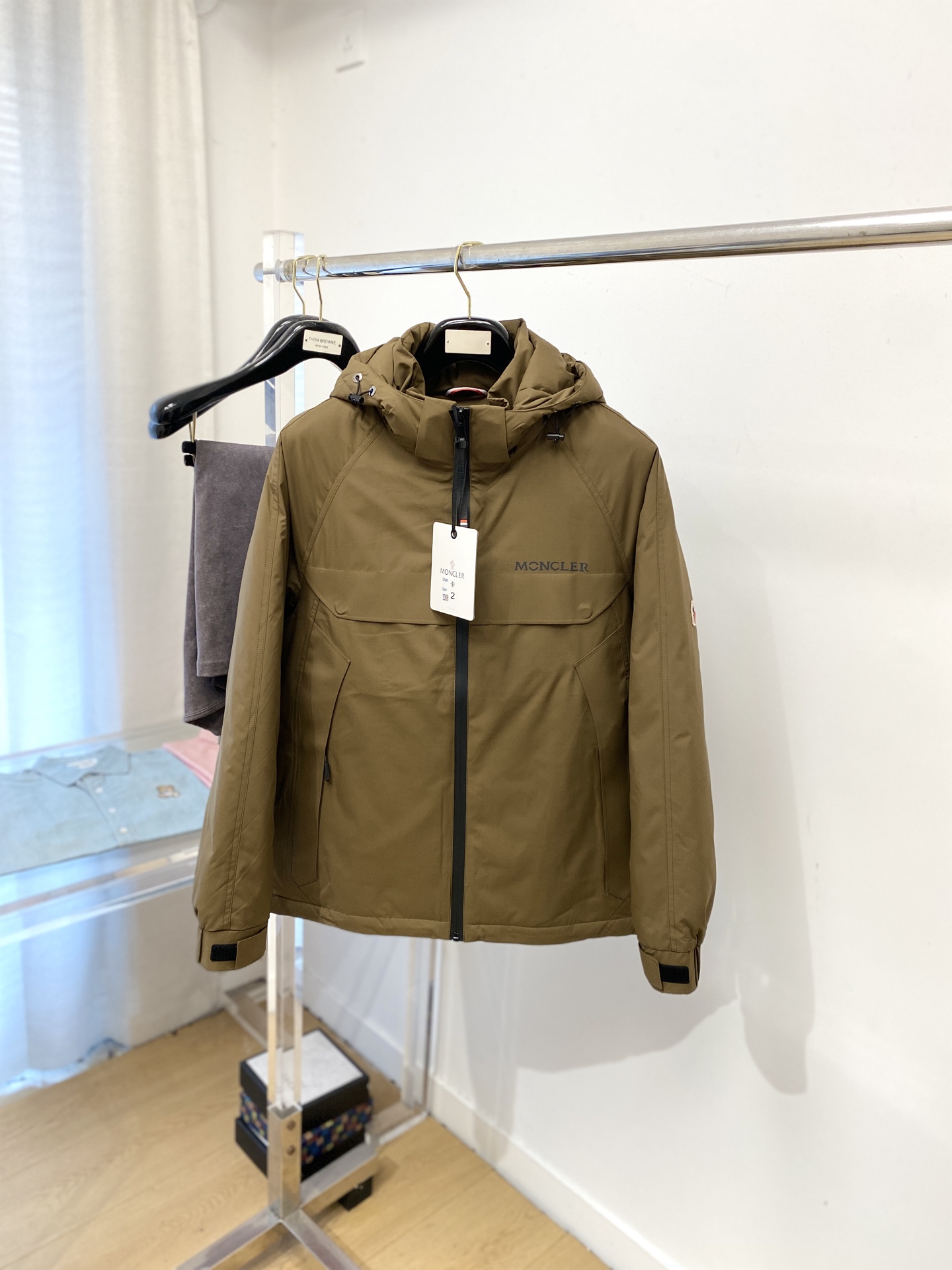 蒙口、2025最新款男士轻薄羽绒夹克外套、面料柔软舒适 ．上身版型超赞 ．拉链．辅料都是客供 、进口面料