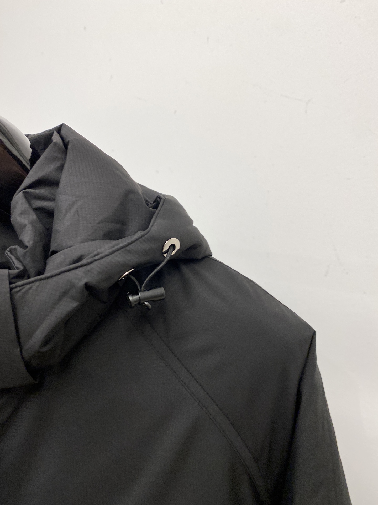 蒙口、2025最新款男士轻薄羽绒夹克外套、面料柔软舒适 ．上身版型超赞 ．拉链．辅料都是客供 、进口面料