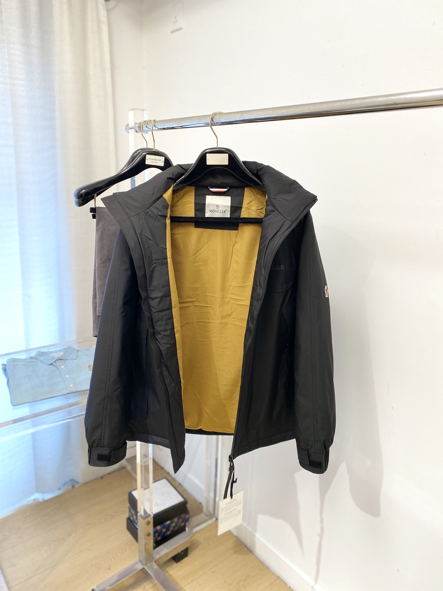 蒙口、2025最新款男士轻薄羽绒夹克外套、面料柔软舒适 ．上身版型超赞 ．拉链．辅料都是客供 、进口面料