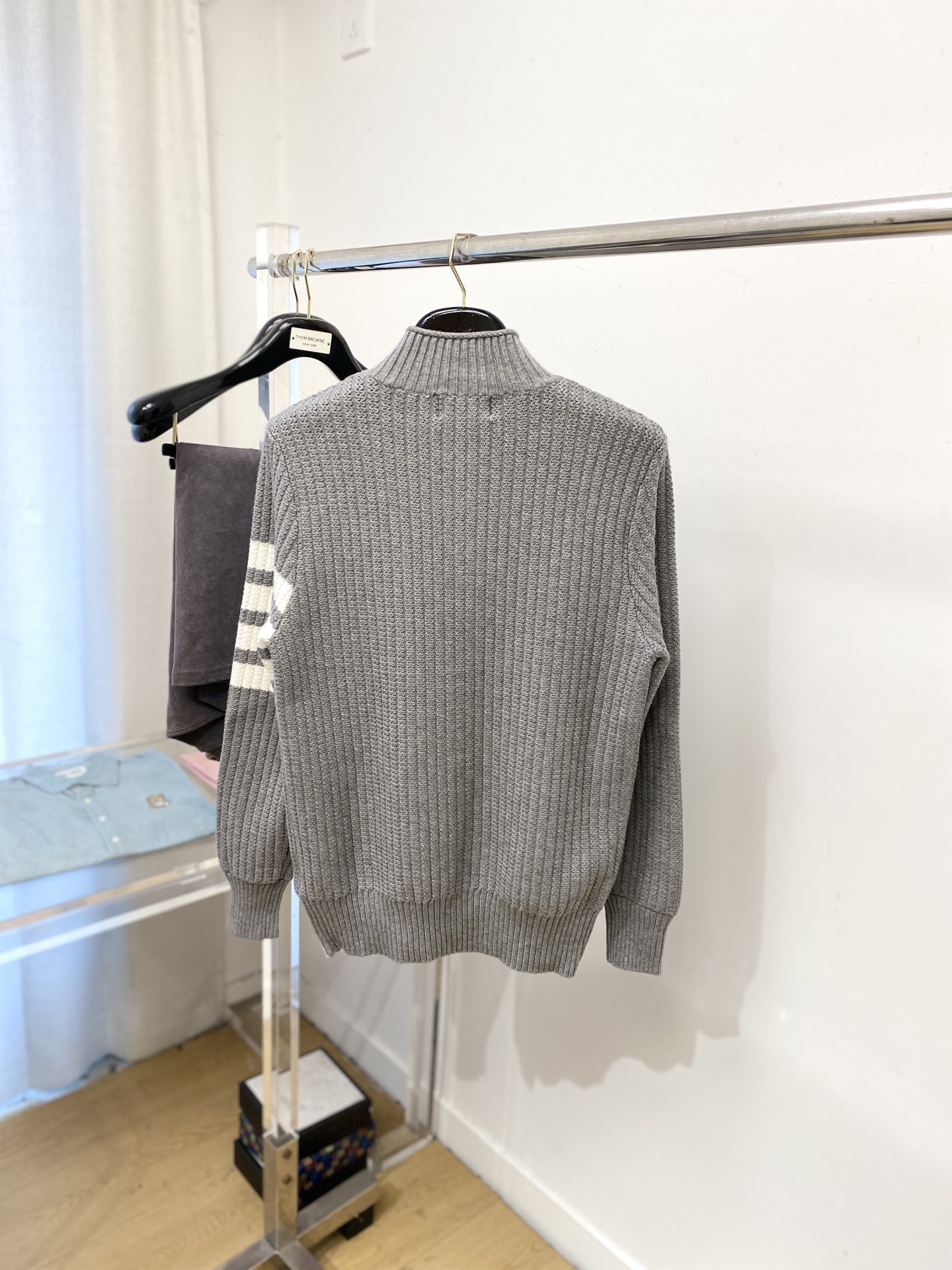 ￼ ￼TB、2025新品羊毛衣 具有手感细腻柔软，可直接与肌肤接触，让暖心的纱线变化出细腻的质感，顶级工