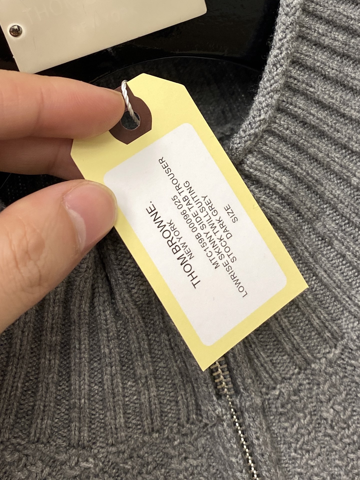 ￼ ￼TB、2025新品羊毛衣 具有手感细腻柔软，可直接与肌肤接触，让暖心的纱线变化出细腻的质感，顶级工