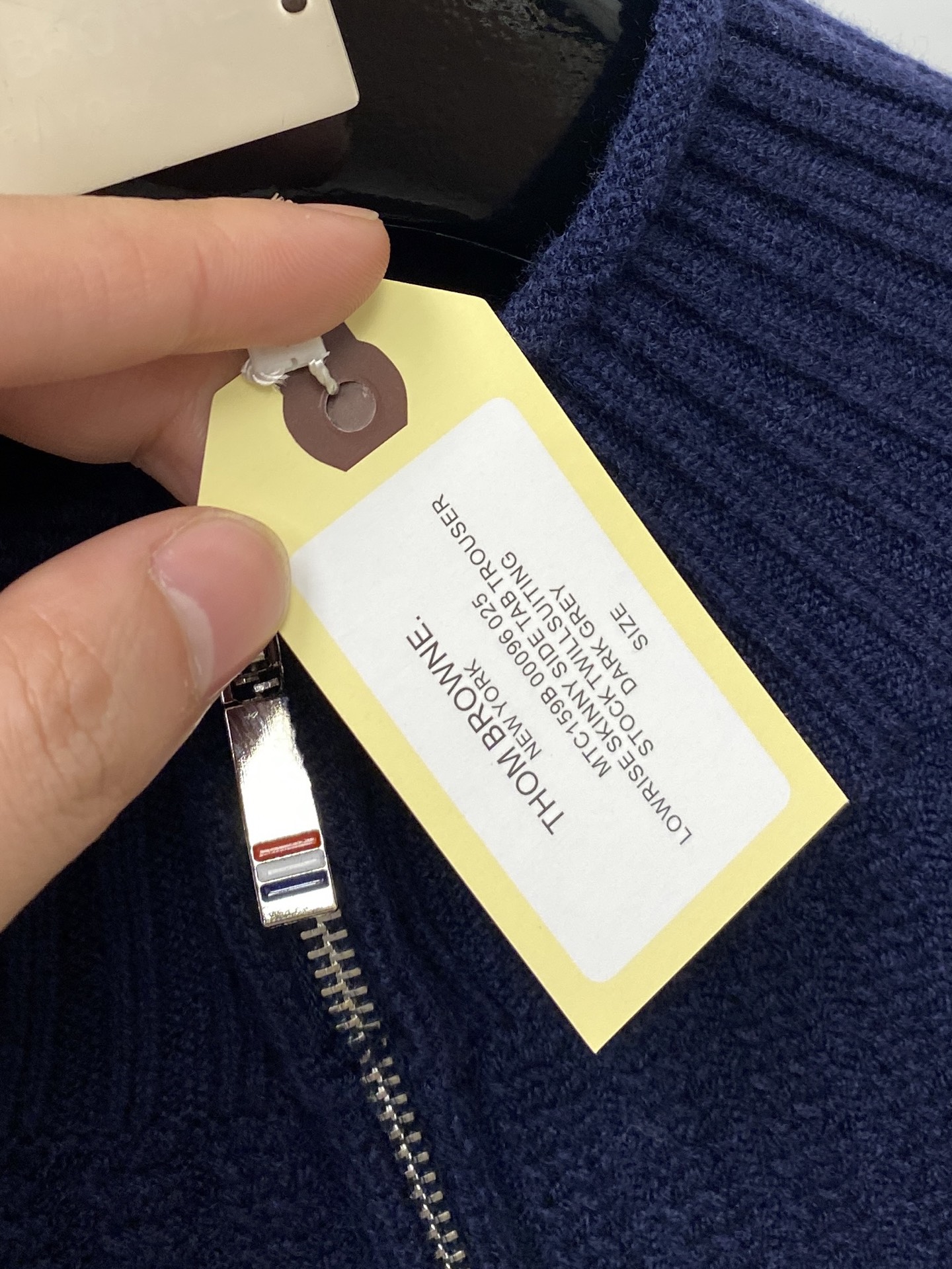 TB、2025新品羊毛衣 具有手感细腻柔软，可直接与肌肤接触，让暖心的纱线变化出细腻的质感，顶级工艺极具