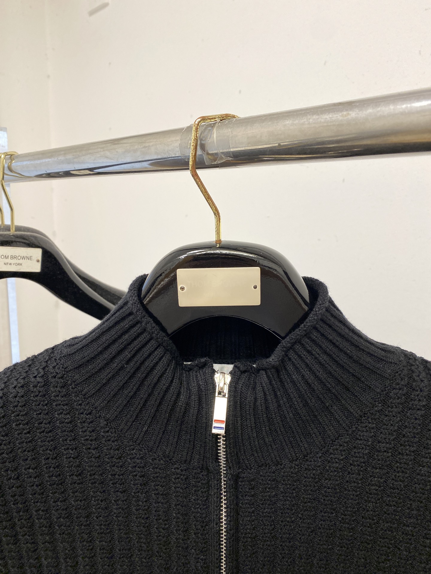 TB、2025新品羊毛衣 具有手感细腻柔软，可直接与肌肤接触，让暖心的纱线变化出细腻的质感，顶级工艺极具