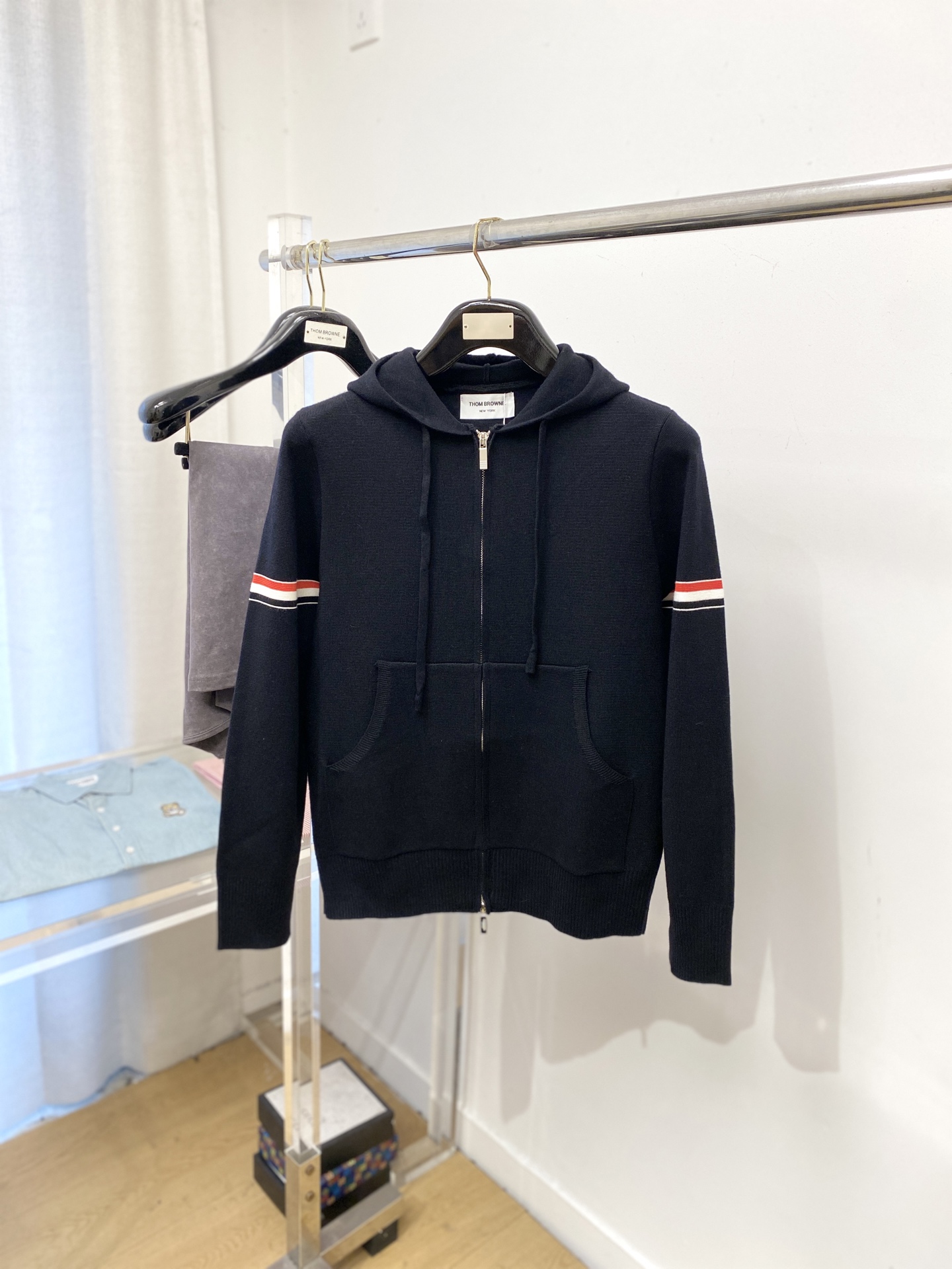 TB、2025新品羊毛外套 具有手感细腻柔软，可直接与肌肤接触，让暖心的纱线变化出细腻的质感，顶级工艺极